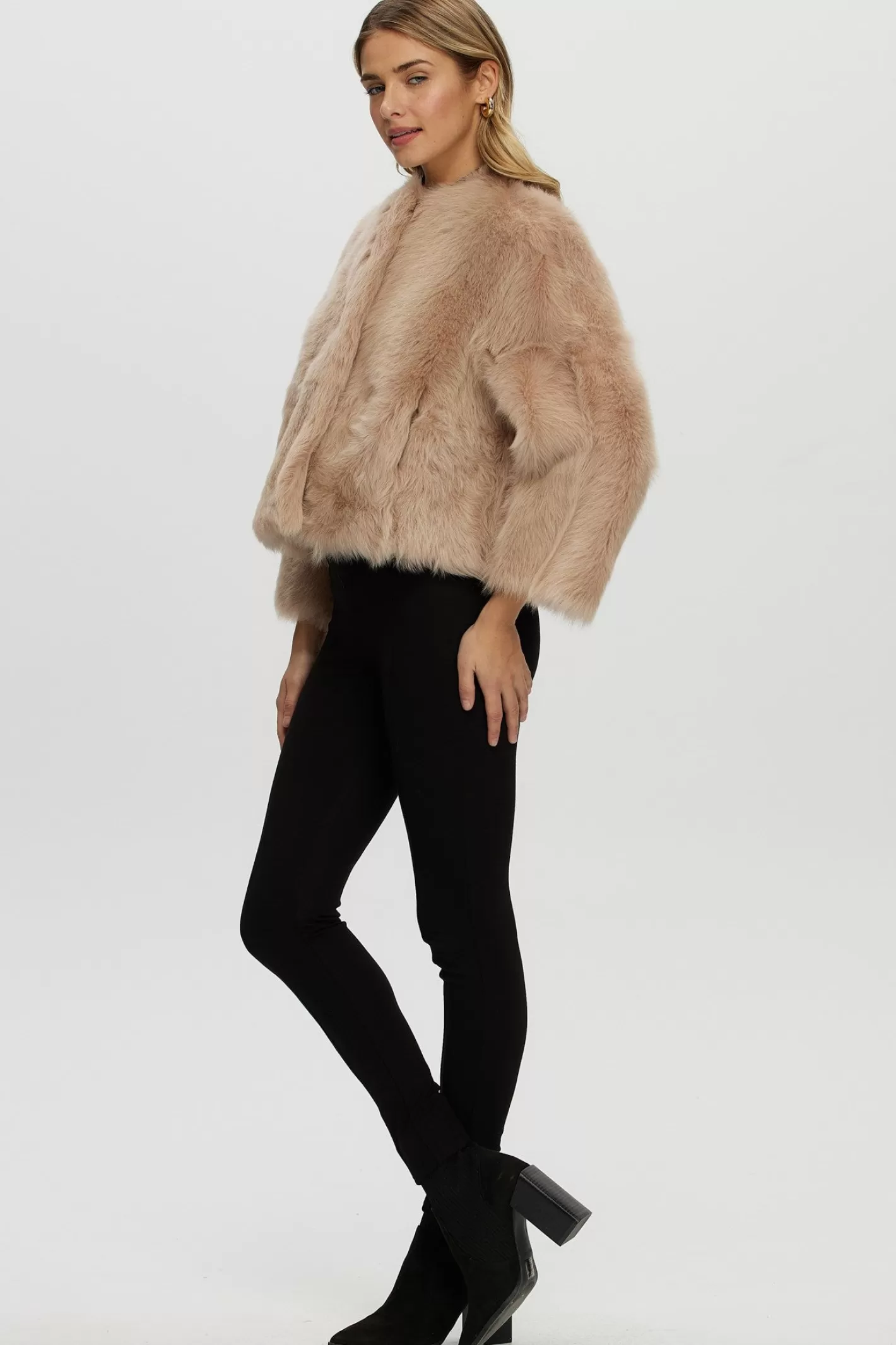 Veste réversible en agneau shearling Toscana - Design sans col avec manches trois-quarts - Collection GORSKI Montréal pour femme