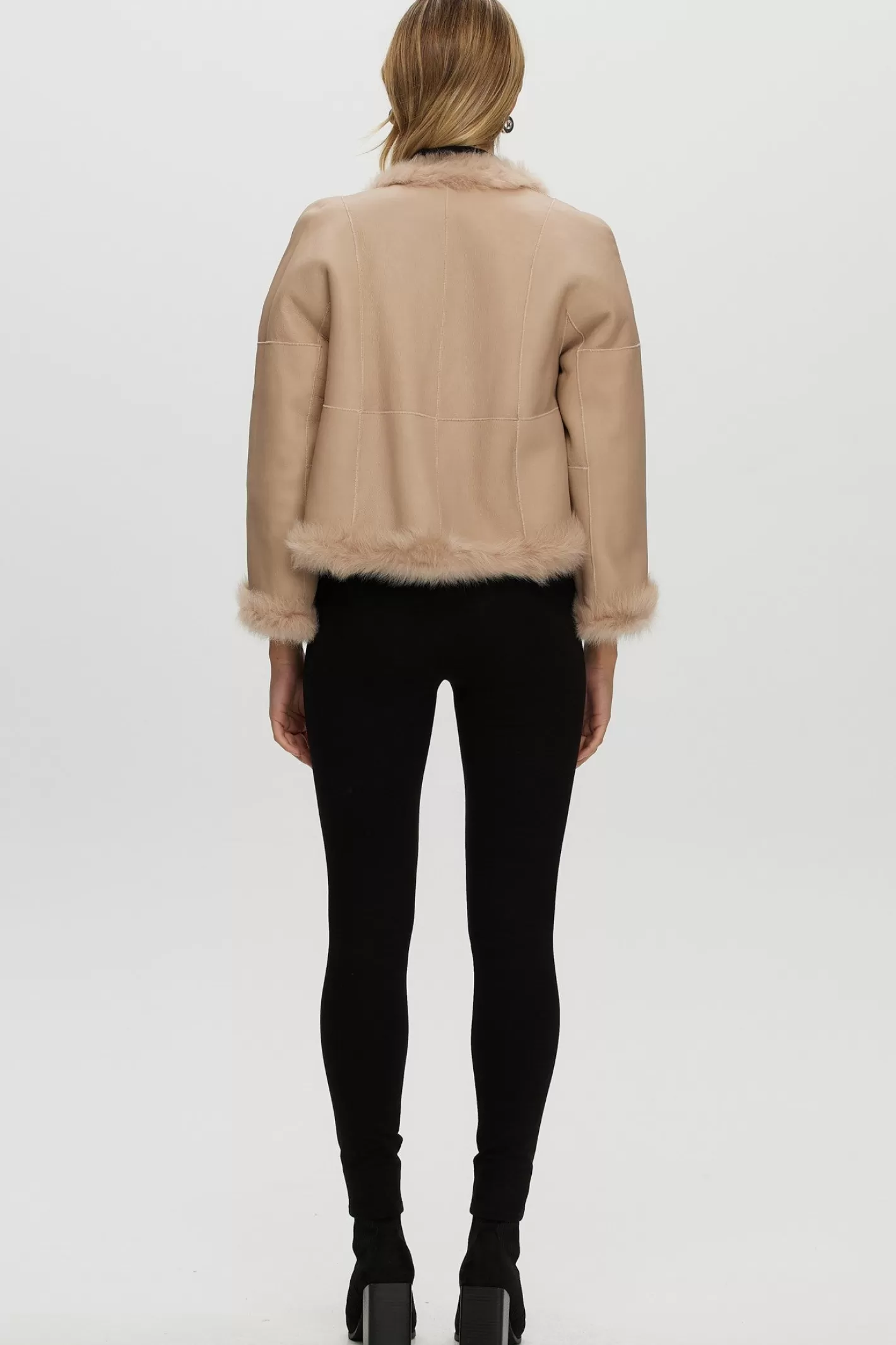 Veste réversible en agneau shearling Toscana - Design sans col avec manches trois-quarts - Collection GORSKI Montréal pour femme