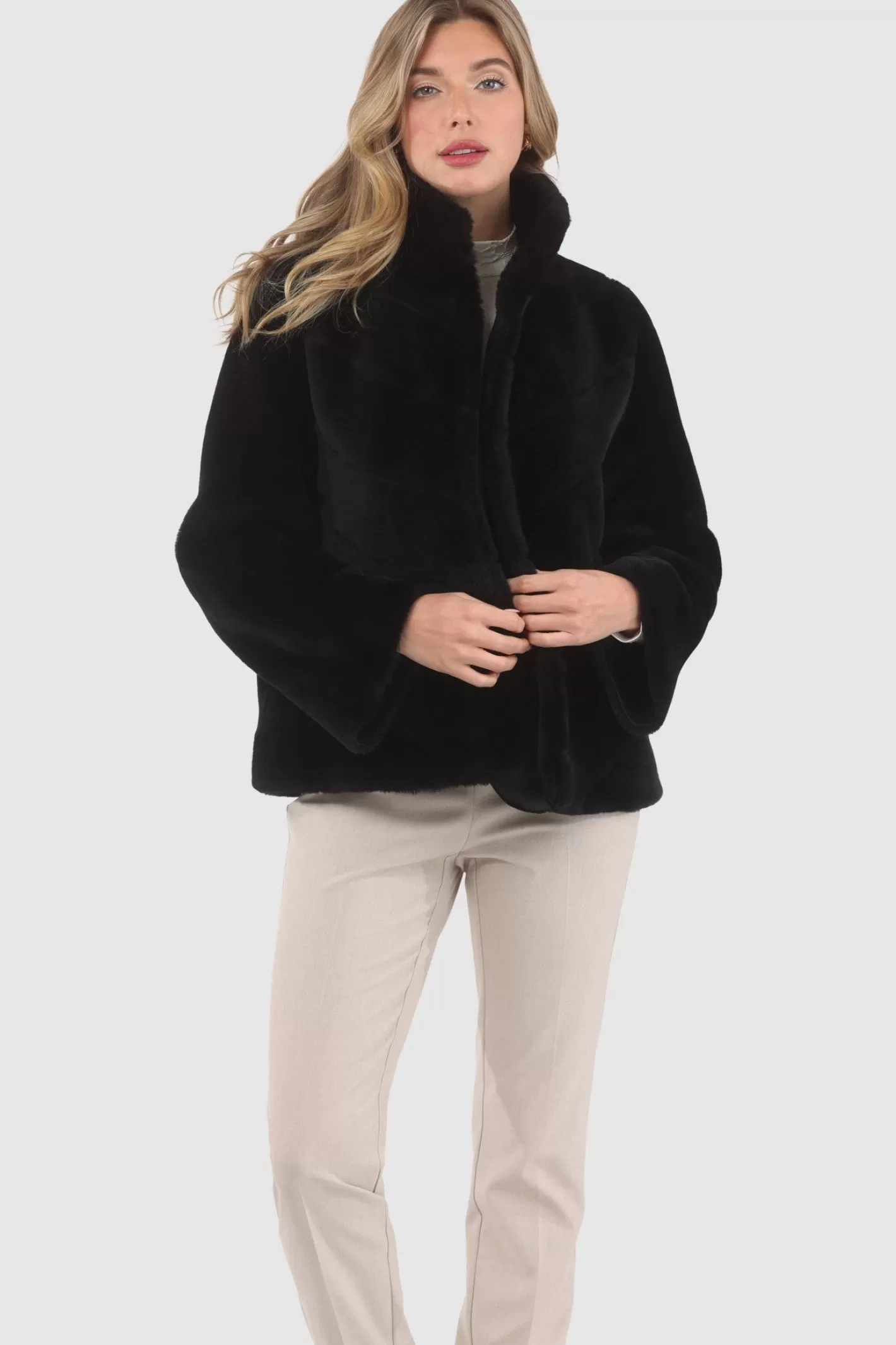 Veste réversible GORSKI Montréal pour femme – Doudoune en laine mérinos et agneau shearling avec motif chevron et ourlet droit