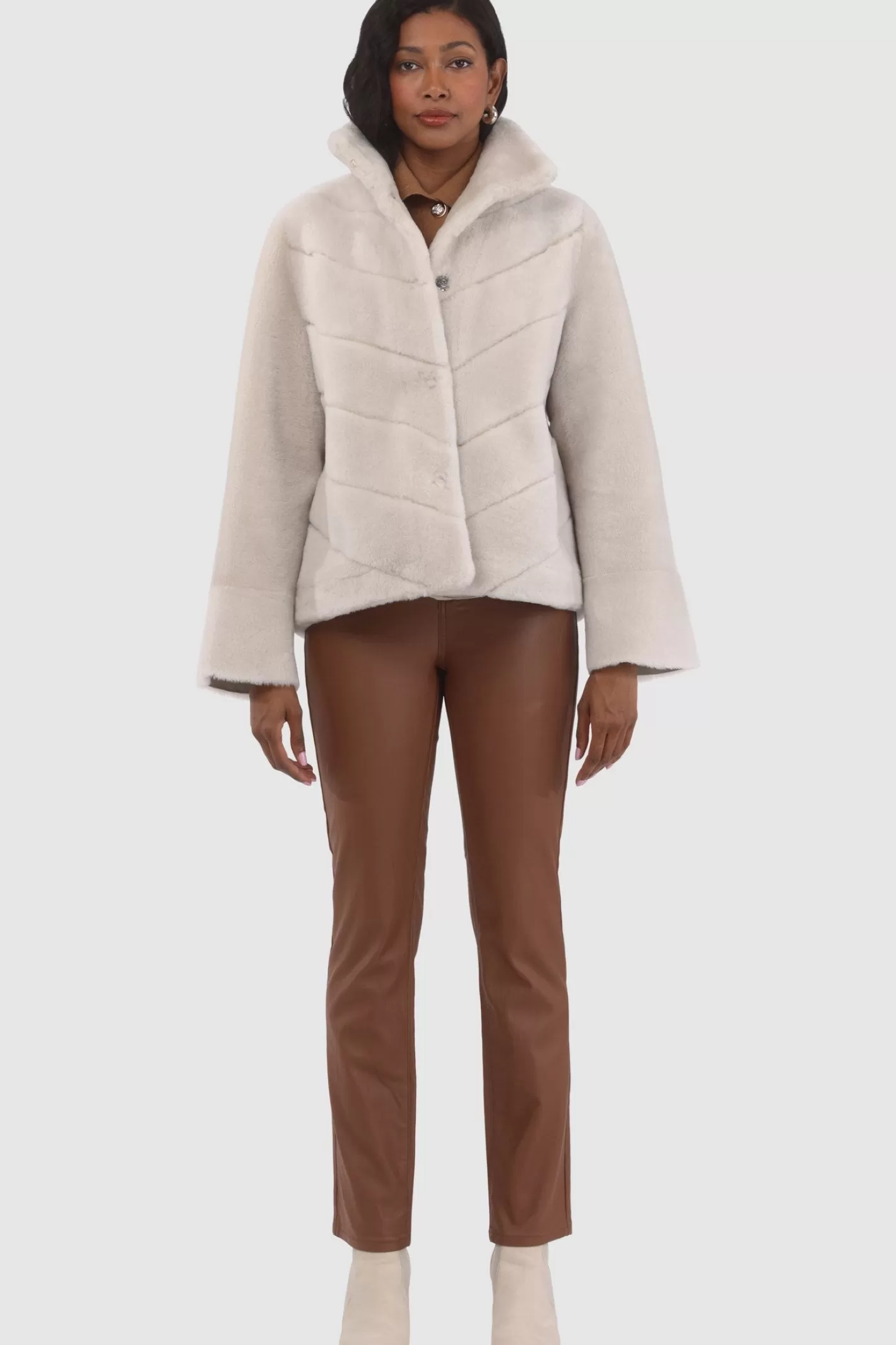 Veste réversible GORSKI Montréal pour femme – Doudoune en laine mérinos et agneau shearling avec motif chevron et ourlet droit