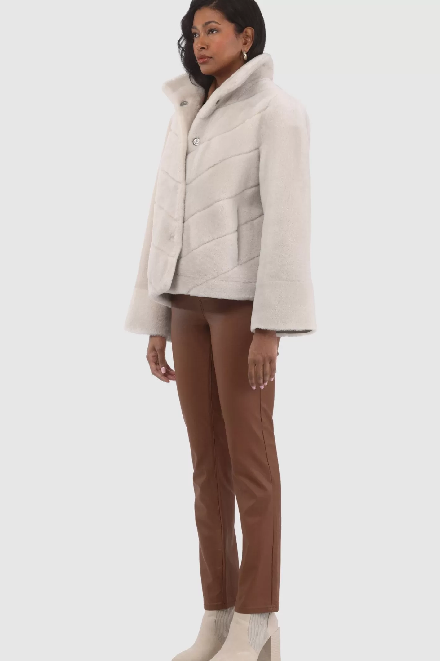 Veste réversible GORSKI Montréal pour femme – Doudoune en laine mérinos et agneau shearling avec motif chevron et ourlet droit