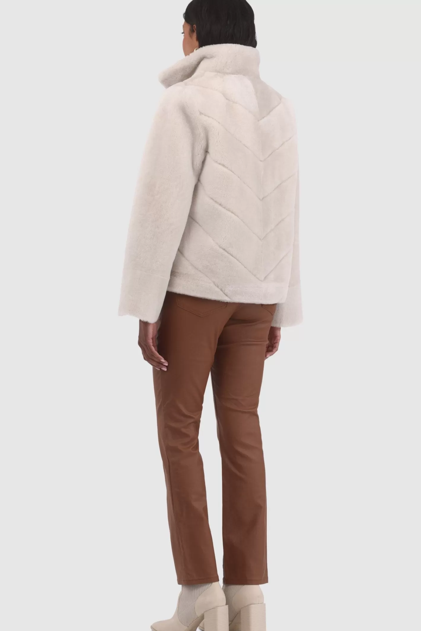 Veste réversible GORSKI Montréal pour femme – Doudoune en laine mérinos et agneau shearling avec motif chevron et ourlet droit