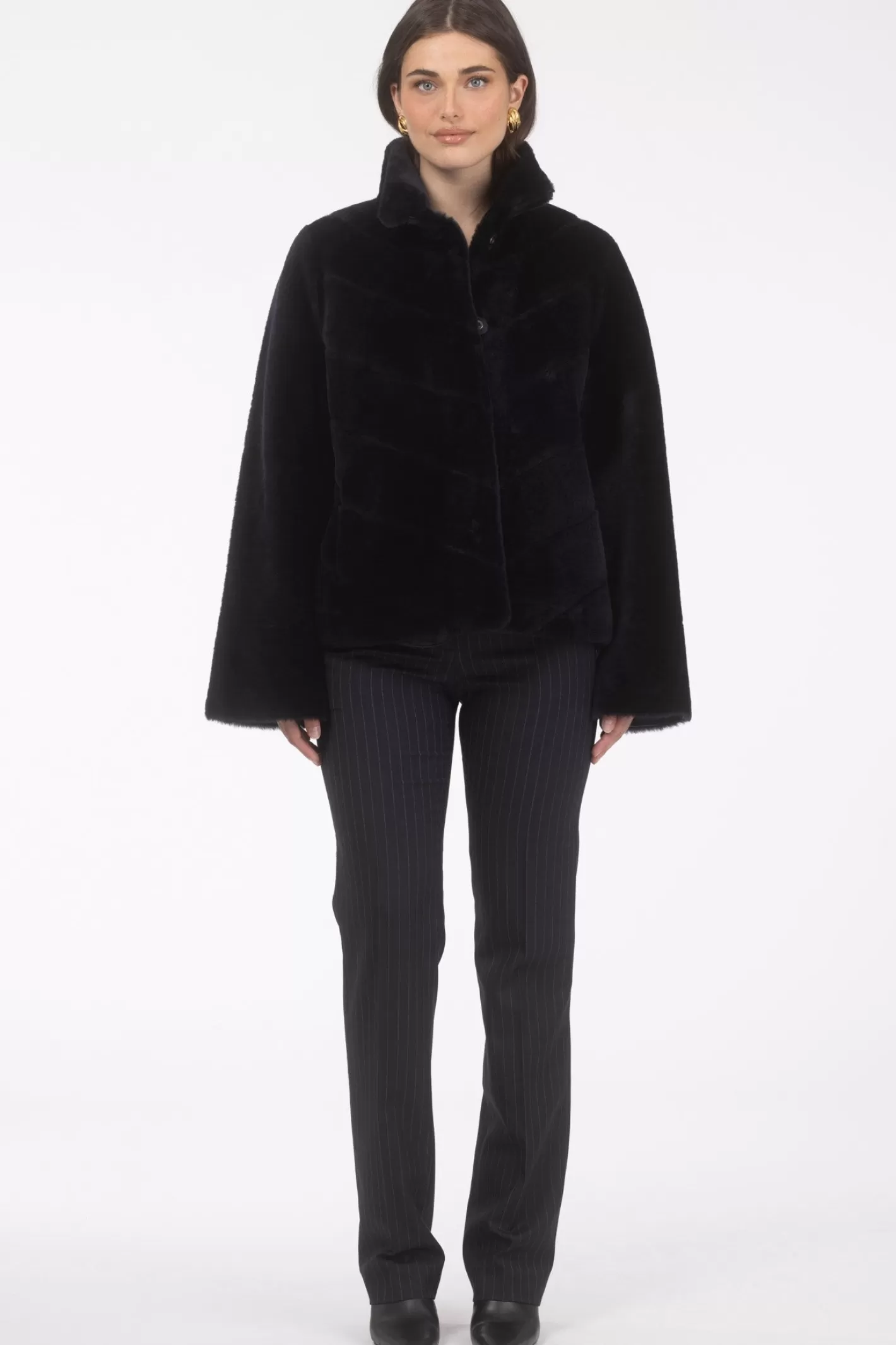 Veste réversible GORSKI Montréal pour femme – Doudoune en laine mérinos et agneau shearling avec motif chevron et ourlet droit