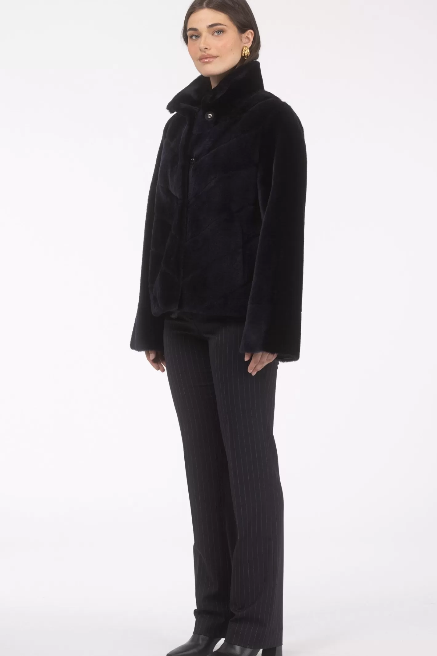 Veste réversible GORSKI Montréal pour femme – Doudoune en laine mérinos et agneau shearling avec motif chevron et ourlet droit
