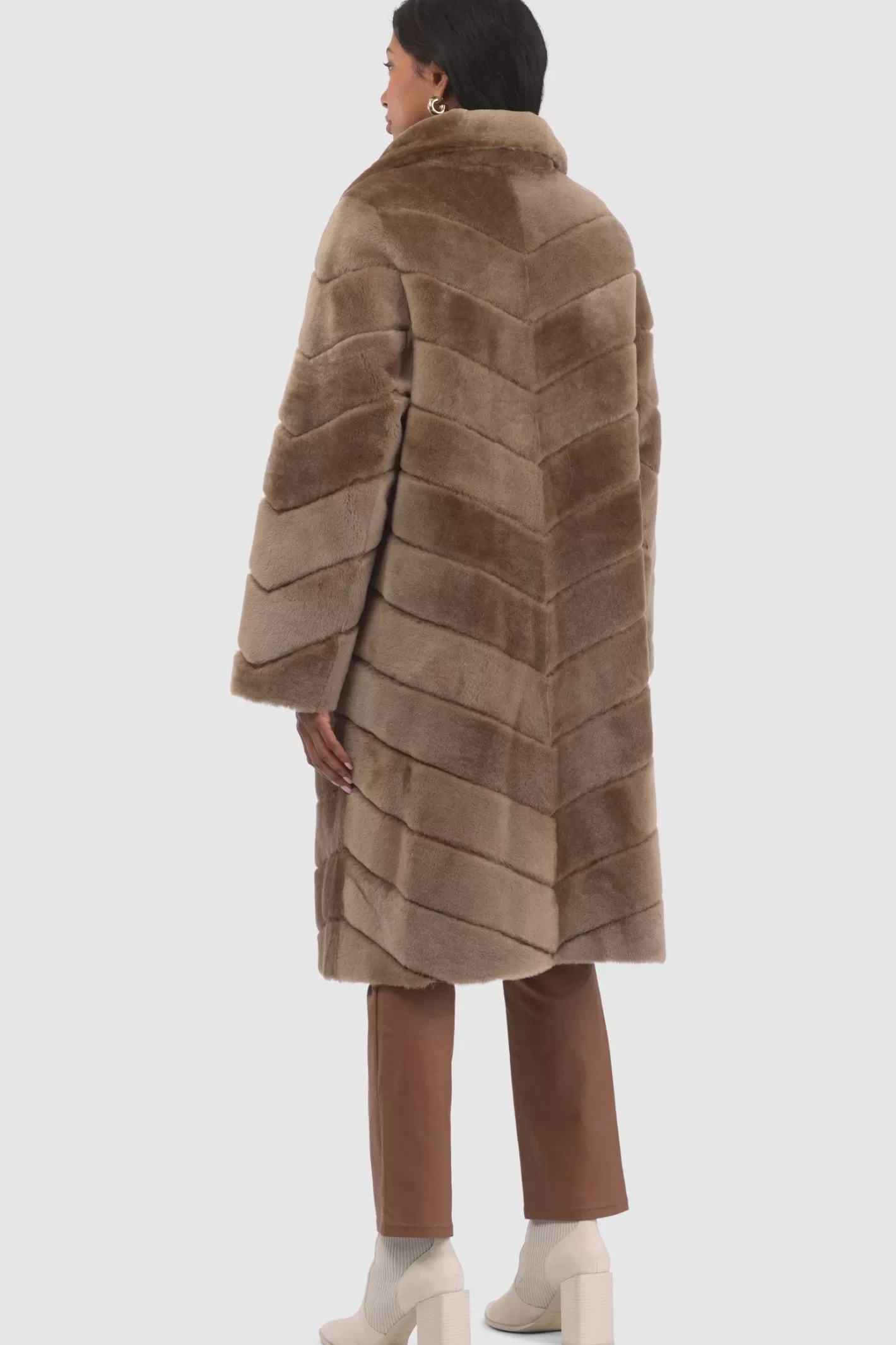 Manteau court réversible GORSKI en laine mérinos et agneau shearling - Design chevron intemporel avec détails montréalais pour femme