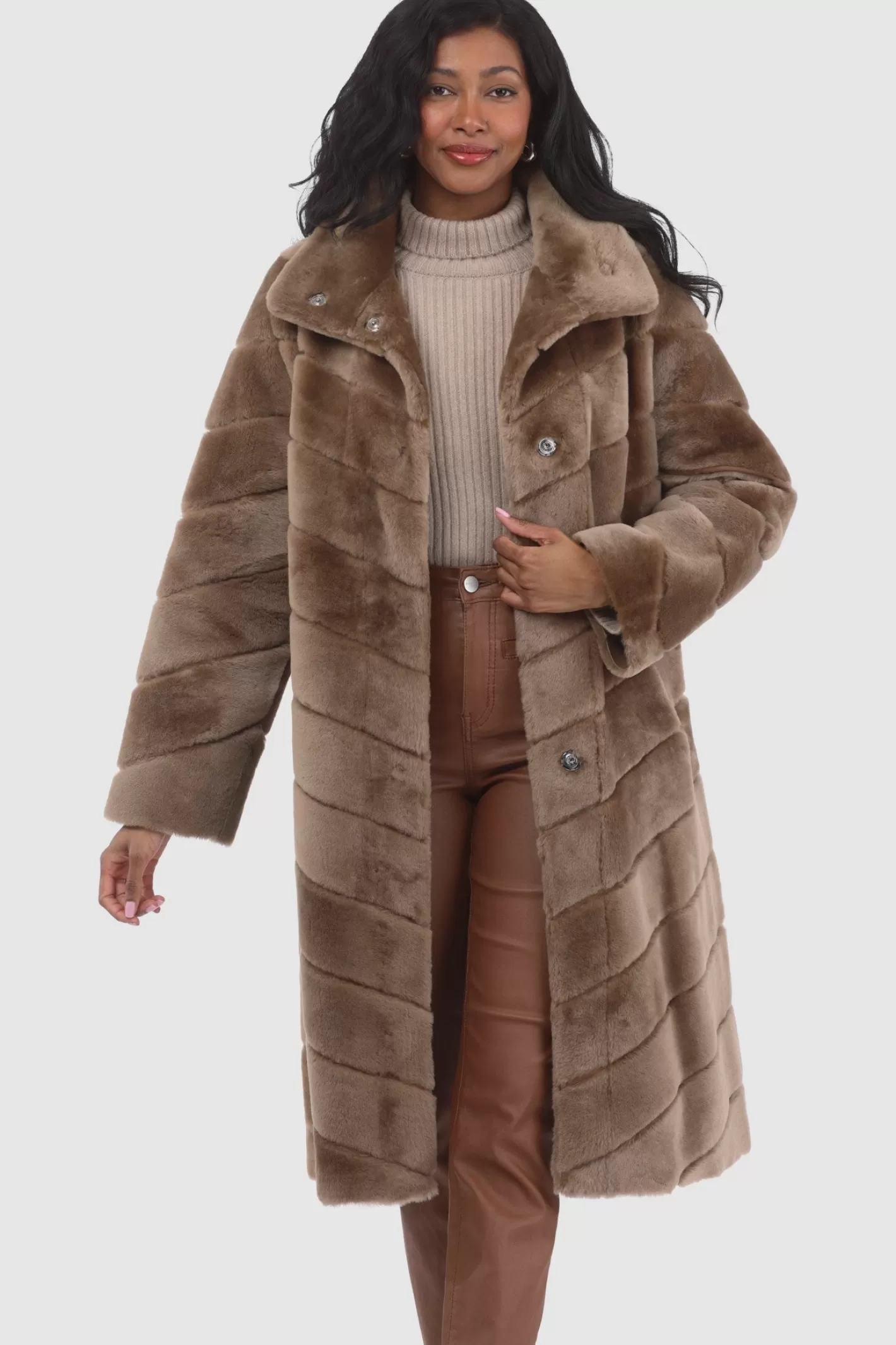 Manteau court réversible GORSKI en laine mérinos et agneau shearling - Design chevron intemporel avec détails montréalais pour femme