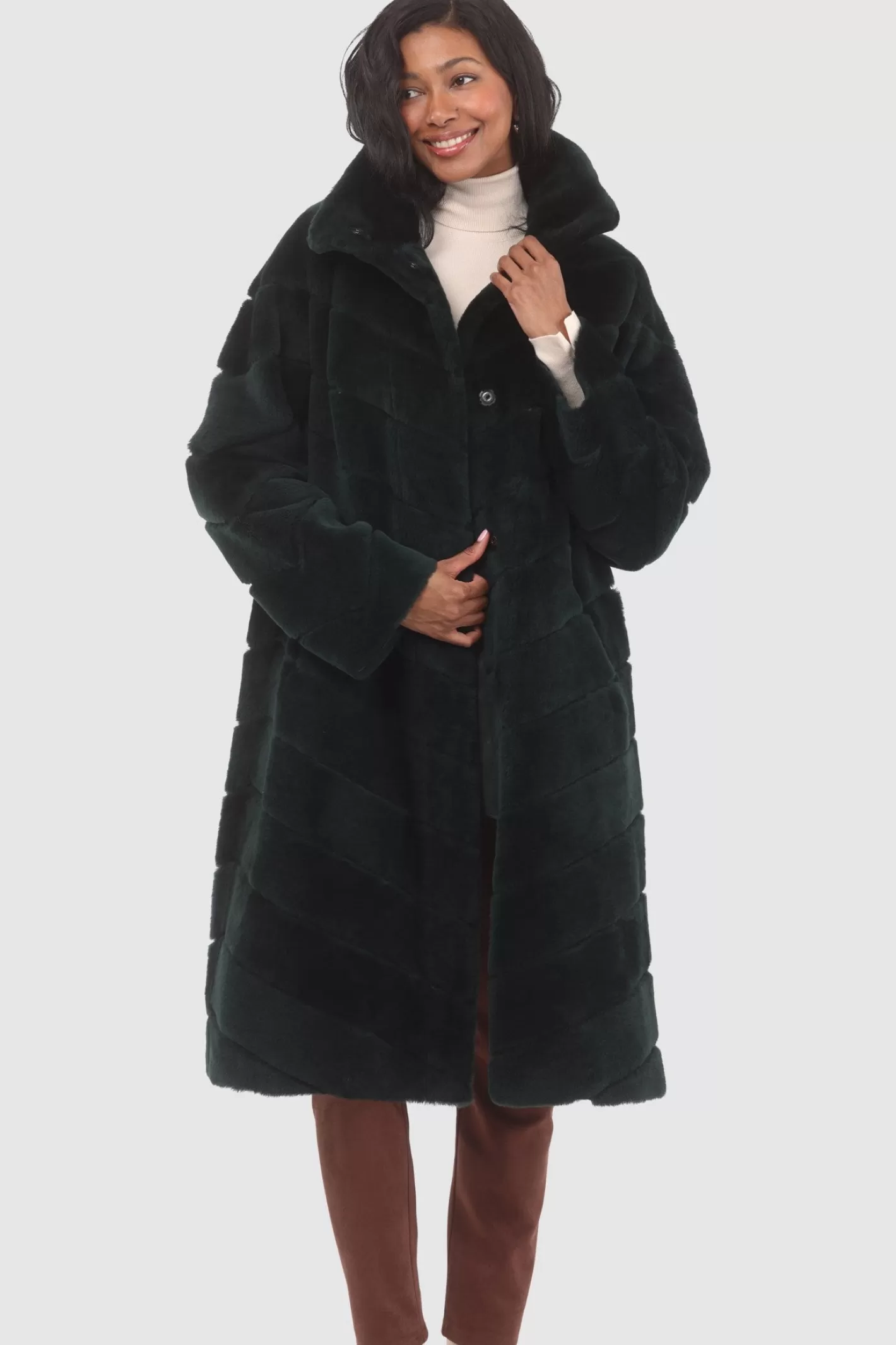 Manteau court réversible GORSKI en laine mérinos et agneau shearling - Design chevron intemporel avec détails montréalais pour femme
