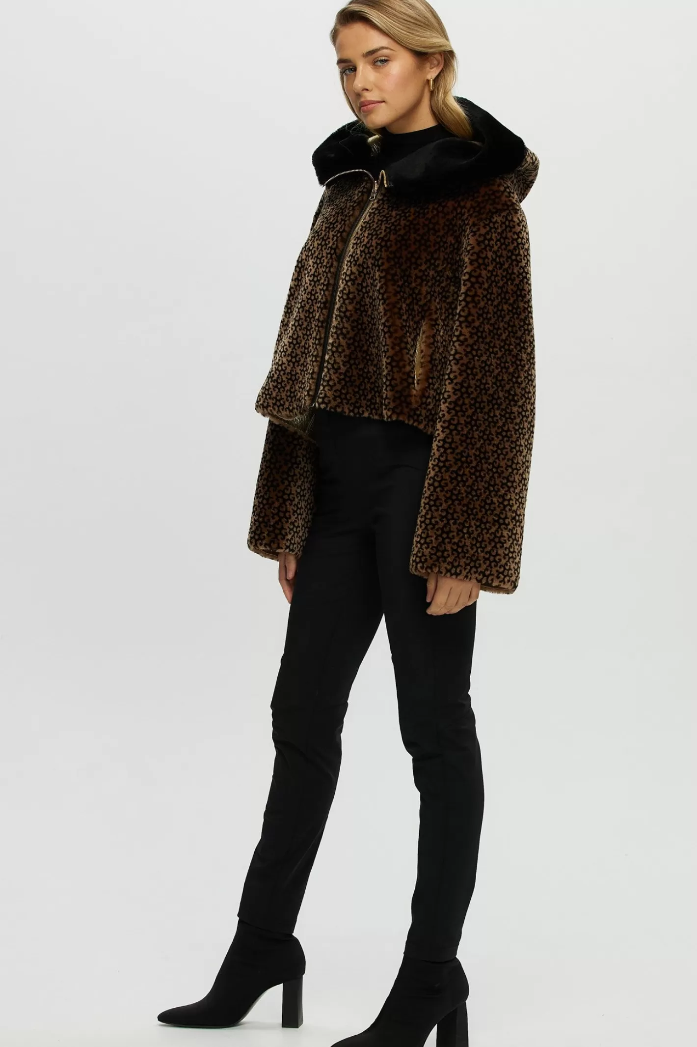 Manteau d'hiver réversible femme en laine mérinos et agneau - Style urbain Montréal par GORSKI