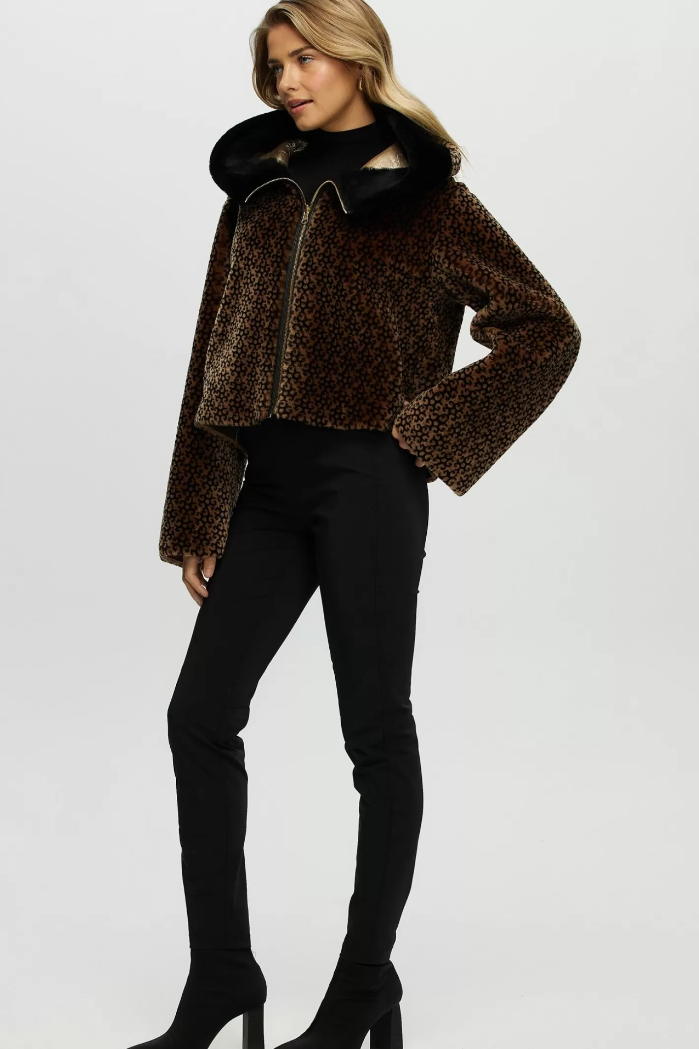 Manteau d'hiver réversible femme en laine mérinos et agneau - Style urbain Montréal par GORSKI