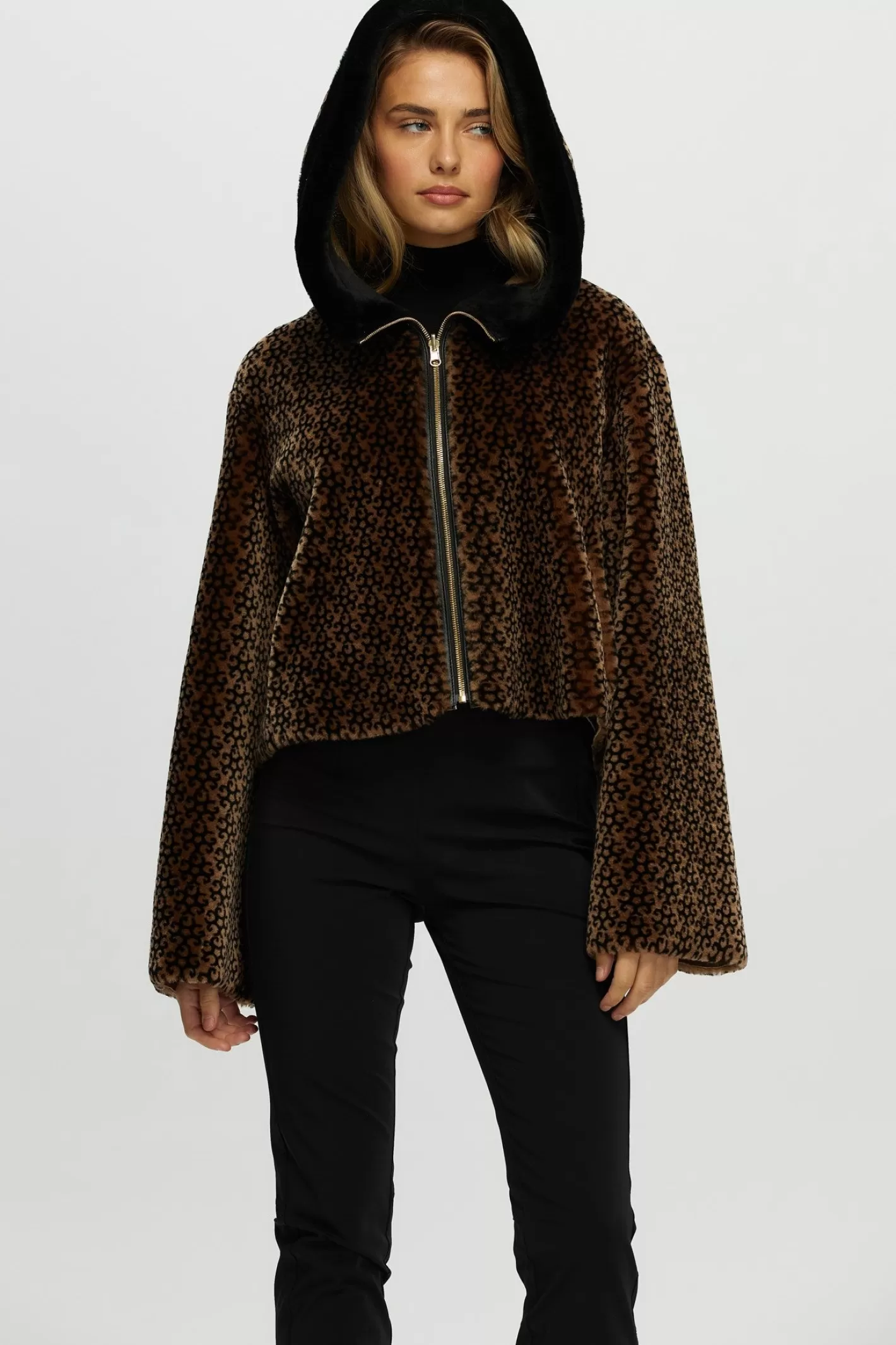 Manteau d'hiver réversible femme en laine mérinos et agneau - Style urbain Montréal par GORSKI