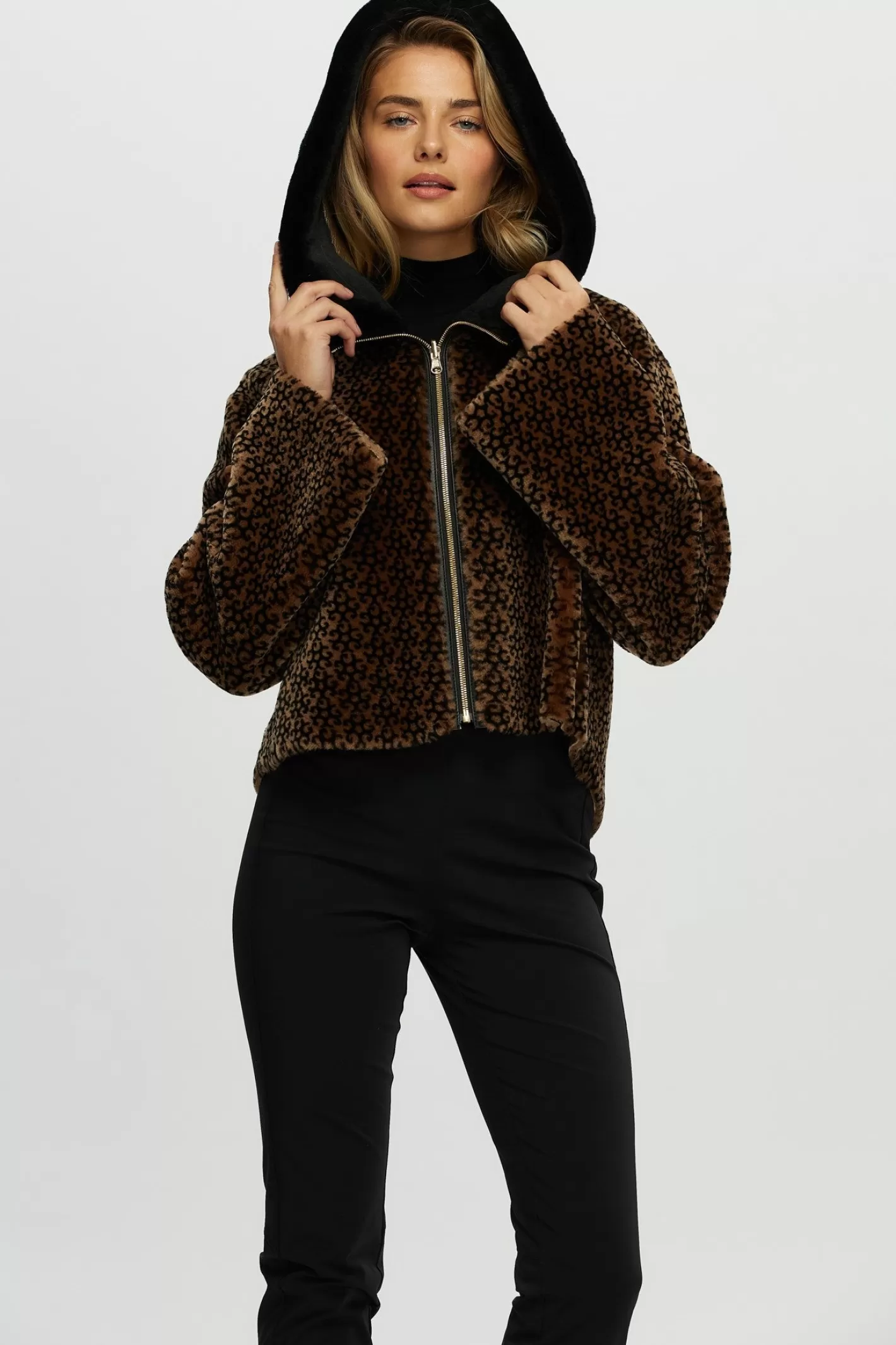 Manteau d'hiver réversible femme en laine mérinos et agneau - Style urbain Montréal par GORSKI