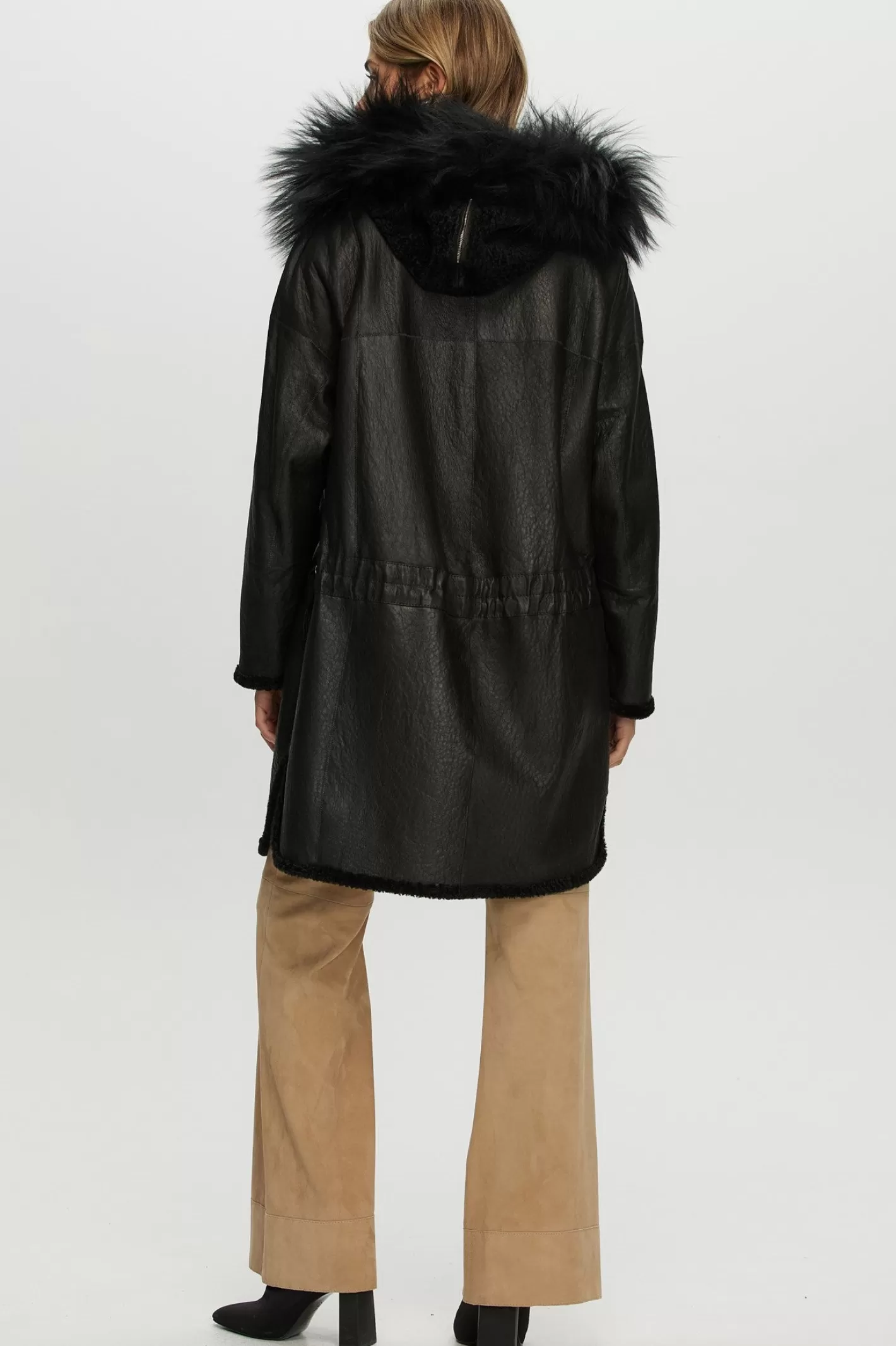 Manteau réversible GORSKI Montréal en agneau shearling de Nouvelle-Zélande avec capuche ornée de fourrure d'agneau mongol - Conception élégante et polyvalente pour un confort douillet