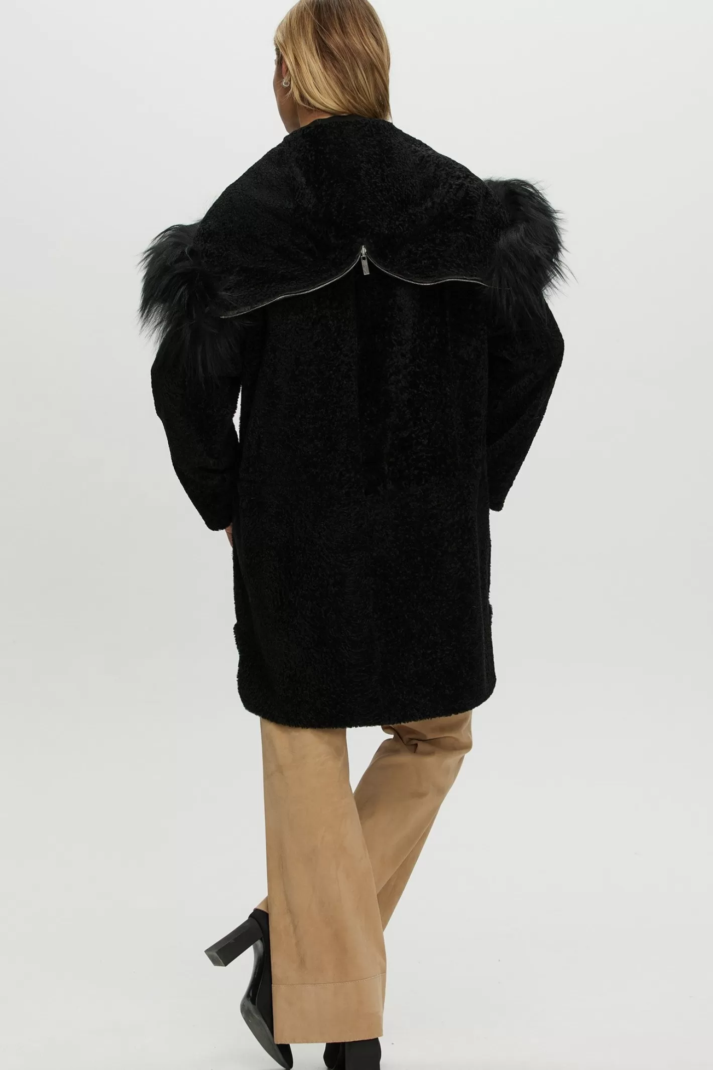 Manteau réversible GORSKI Montréal en agneau shearling de Nouvelle-Zélande avec capuche ornée de fourrure d'agneau mongol - Conception élégante et polyvalente pour un confort douillet