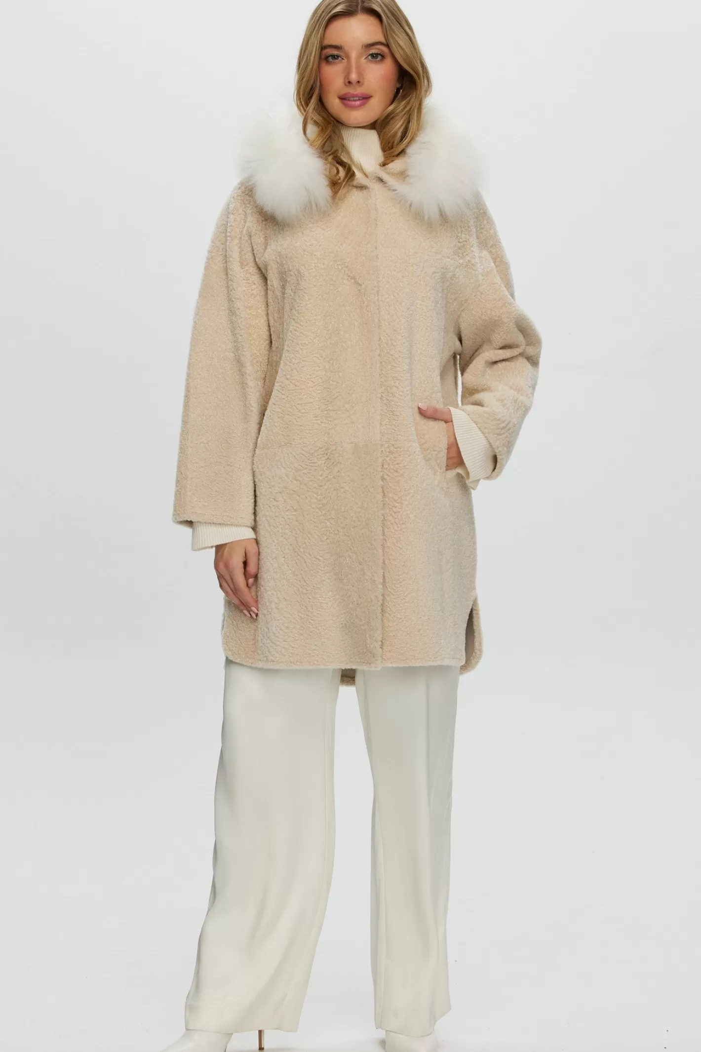 Manteau réversible GORSKI Montréal en agneau shearling de Nouvelle-Zélande avec capuche ornée de fourrure d'agneau mongol - Conception élégante et polyvalente pour un confort douillet