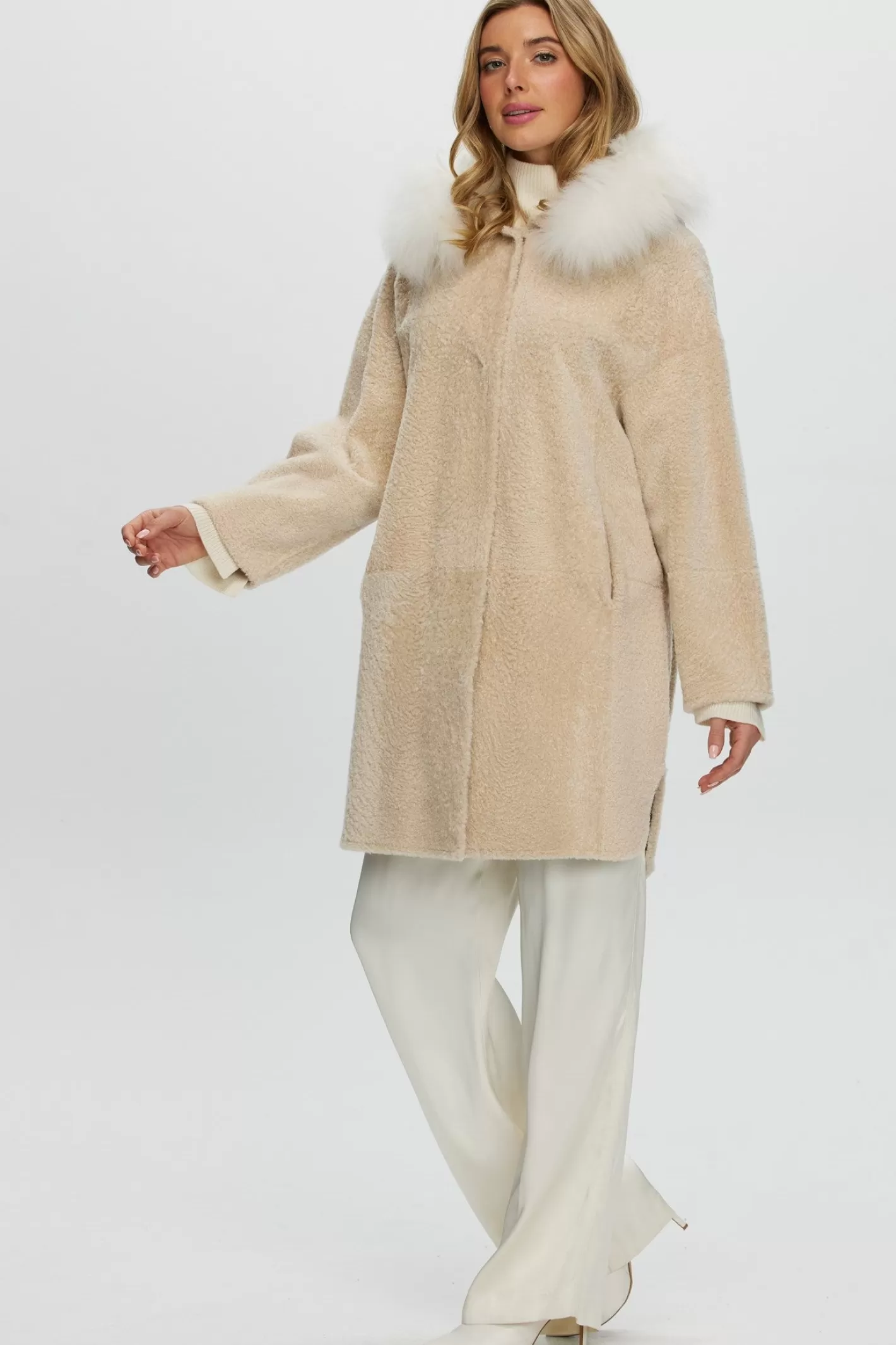 Manteau réversible GORSKI Montréal en agneau shearling de Nouvelle-Zélande avec capuche ornée de fourrure d'agneau mongol - Conception élégante et polyvalente pour un confort douillet