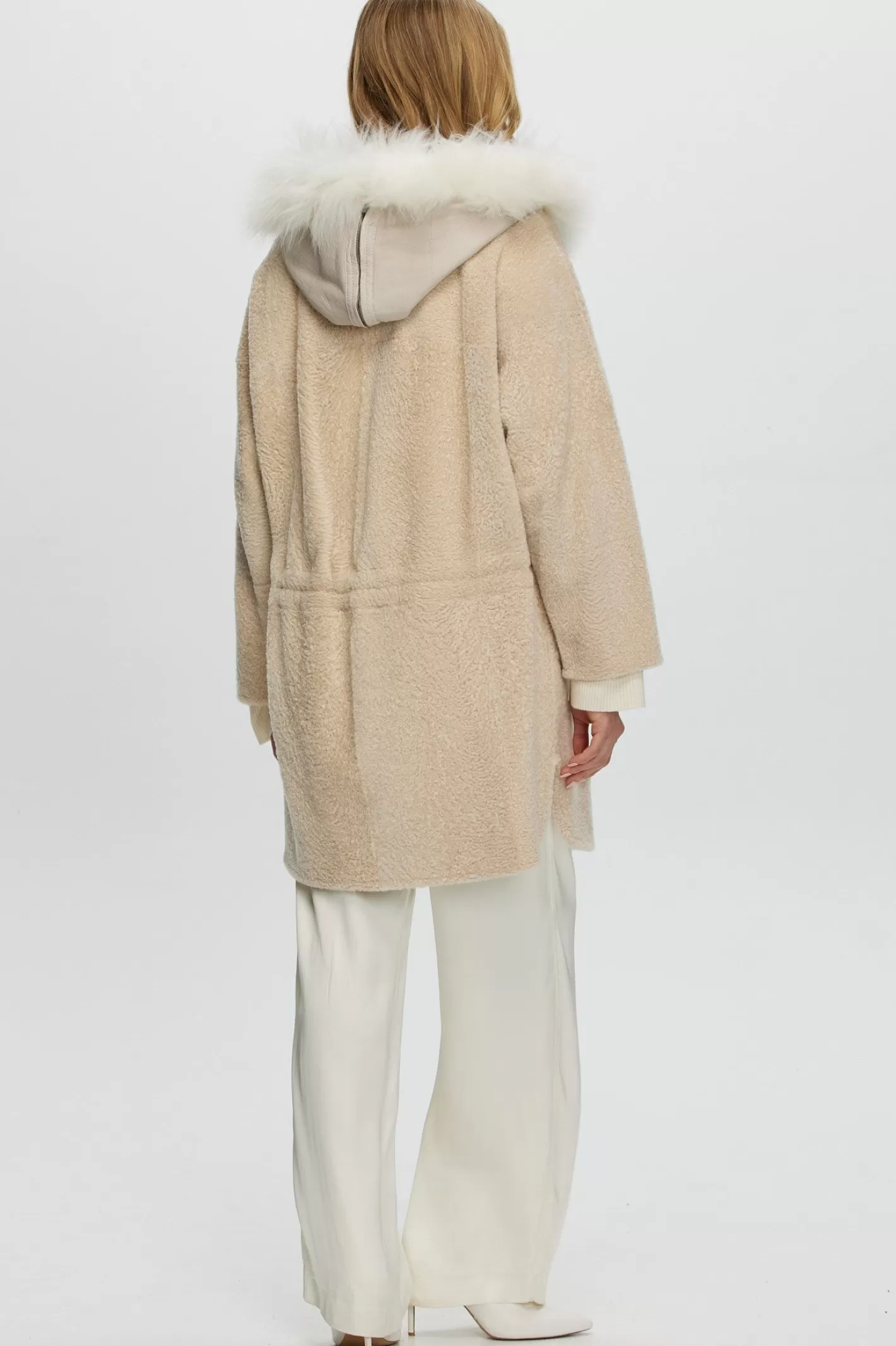 Manteau réversible GORSKI Montréal en agneau shearling de Nouvelle-Zélande avec capuche ornée de fourrure d'agneau mongol - Conception élégante et polyvalente pour un confort douillet
