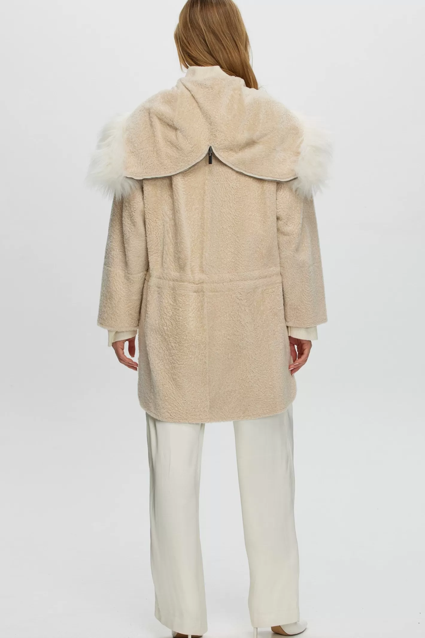 Manteau réversible GORSKI Montréal en agneau shearling de Nouvelle-Zélande avec capuche ornée de fourrure d'agneau mongol - Conception élégante et polyvalente pour un confort douillet