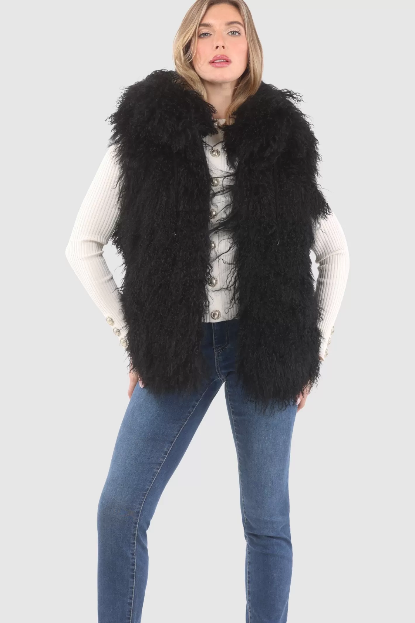 Veste réversible femme GORSKI Montréal - Édition exclusive en agneau shearling mongol avec doublure en laine et cachemire Loro Piana - Confort hiver et élégance intemporelle 

(Note : J'ai restructuré la phrase pour une lecture plus fluide, ajouté des termes évocateurs comme 