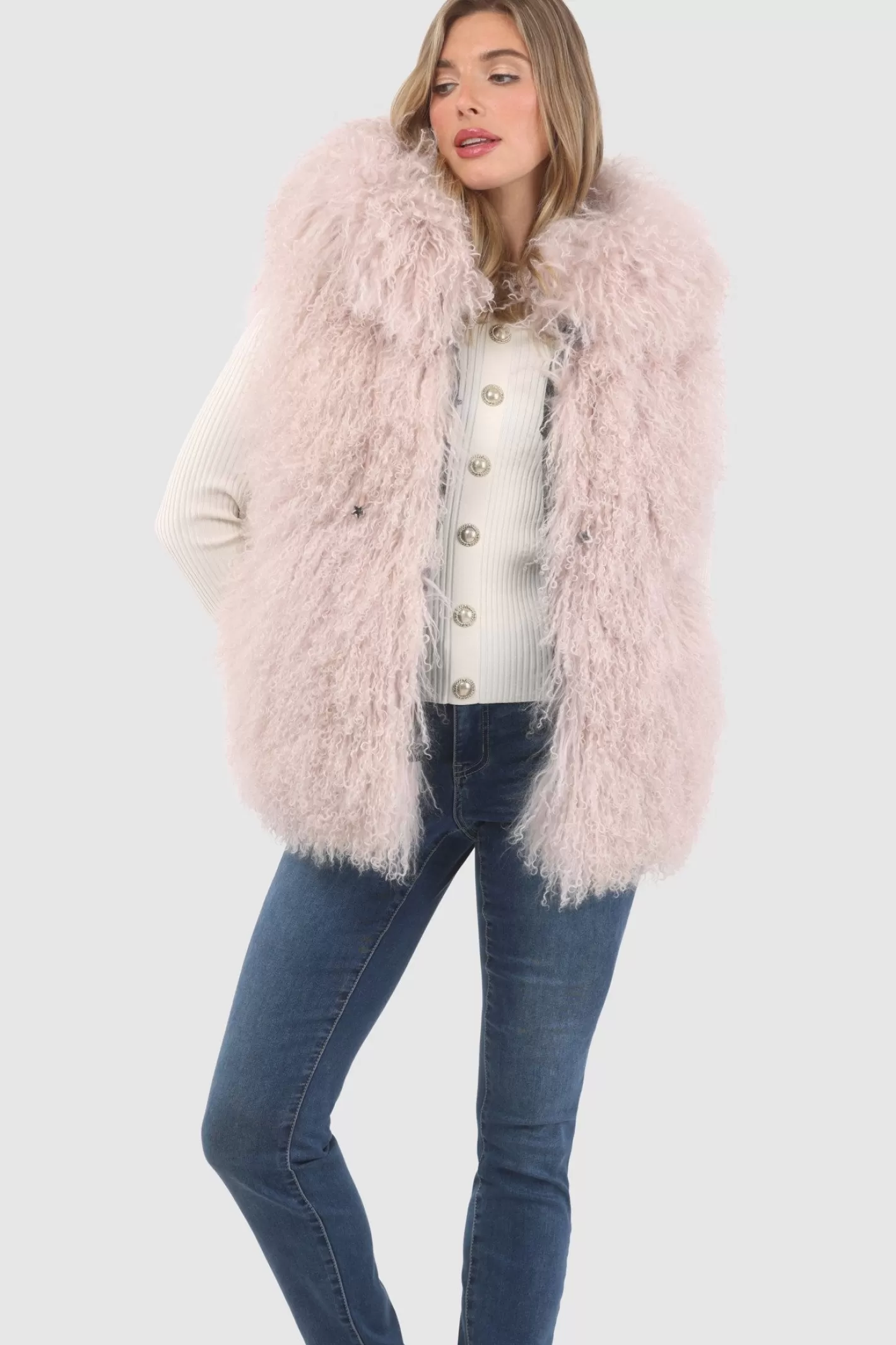 Veste réversible femme GORSKI Montréal - Édition exclusive en agneau shearling mongol avec doublure en laine et cachemire Loro Piana - Confort hiver et élégance intemporelle 

(Note : J'ai restructuré la phrase pour une lecture plus fluide, ajouté des termes évocateurs comme 