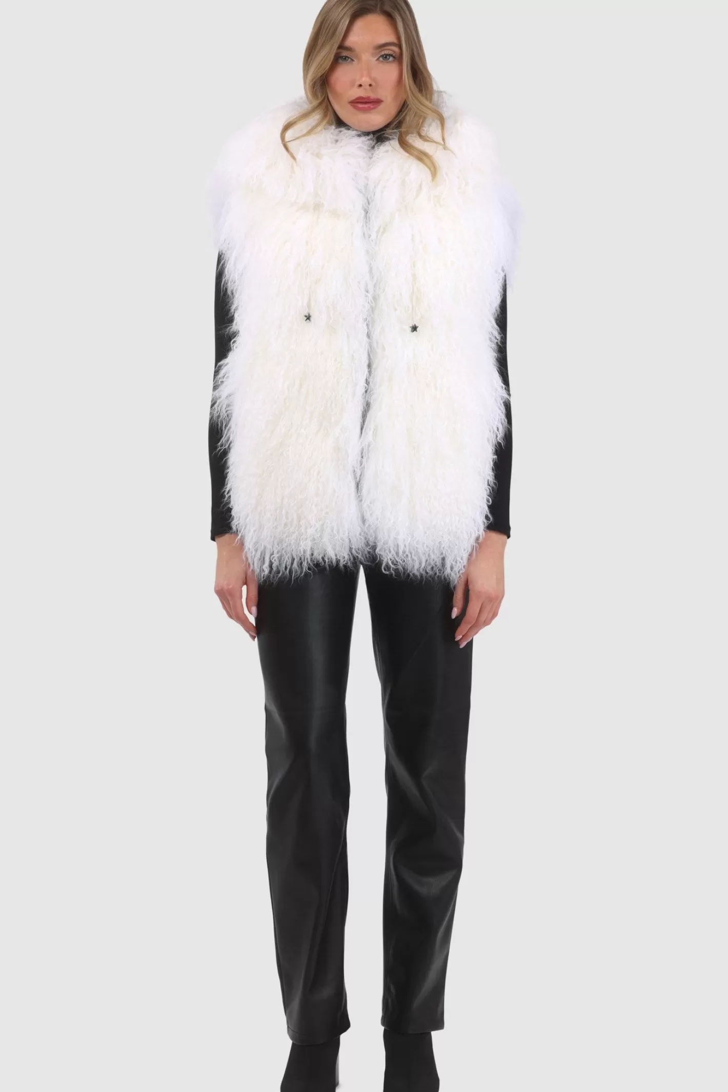 Veste réversible femme GORSKI Montréal - Édition exclusive en agneau shearling mongol avec doublure en laine et cachemire Loro Piana - Confort hiver et élégance intemporelle 

(Note : J'ai restructuré la phrase pour une lecture plus fluide, ajouté des termes évocateurs comme 