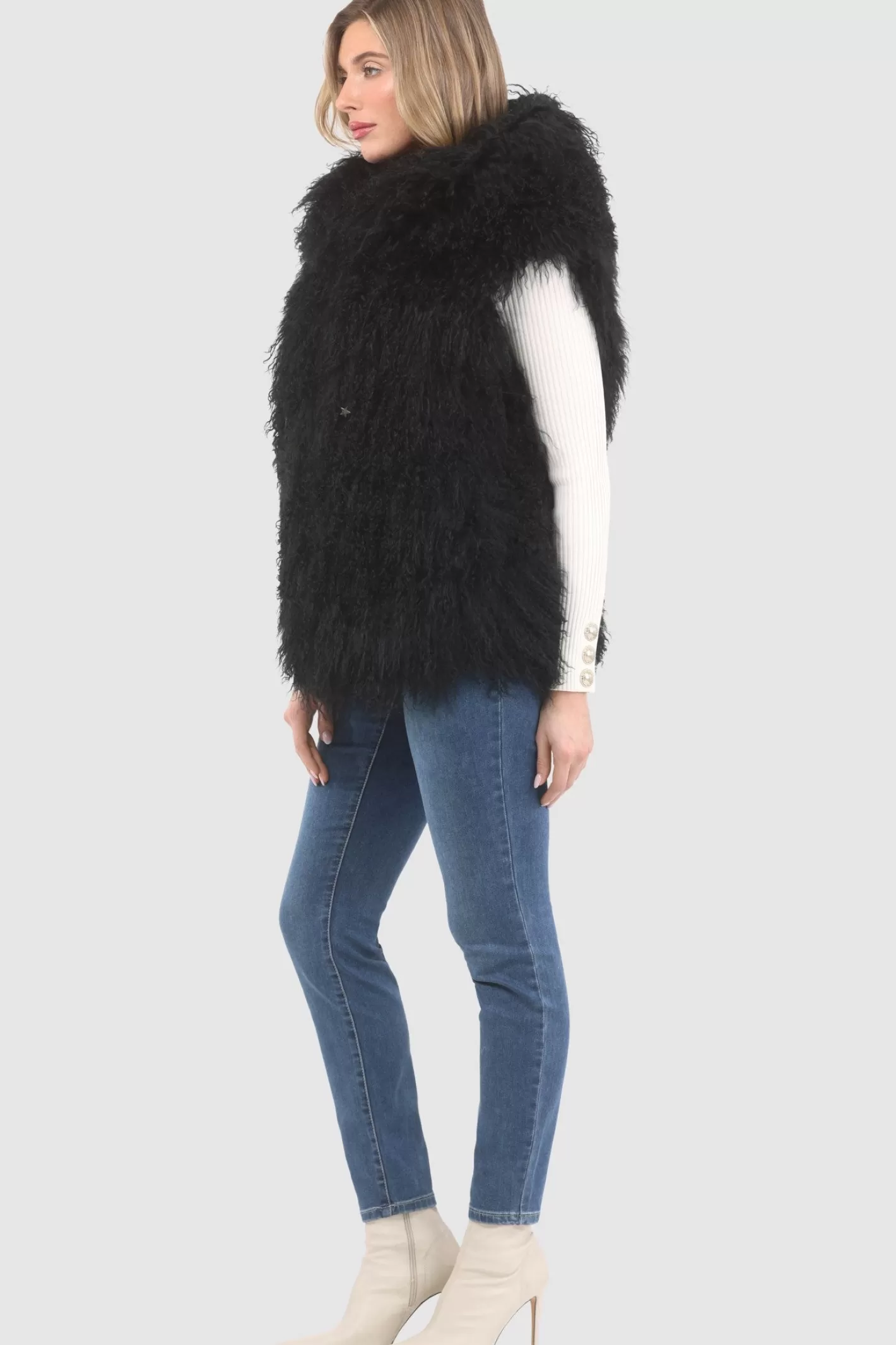Veste réversible femme GORSKI Montréal - Édition exclusive en agneau shearling mongol avec doublure en laine et cachemire Loro Piana - Confort hiver et élégance intemporelle 

(Note : J'ai restructuré la phrase pour une lecture plus fluide, ajouté des termes évocateurs comme 