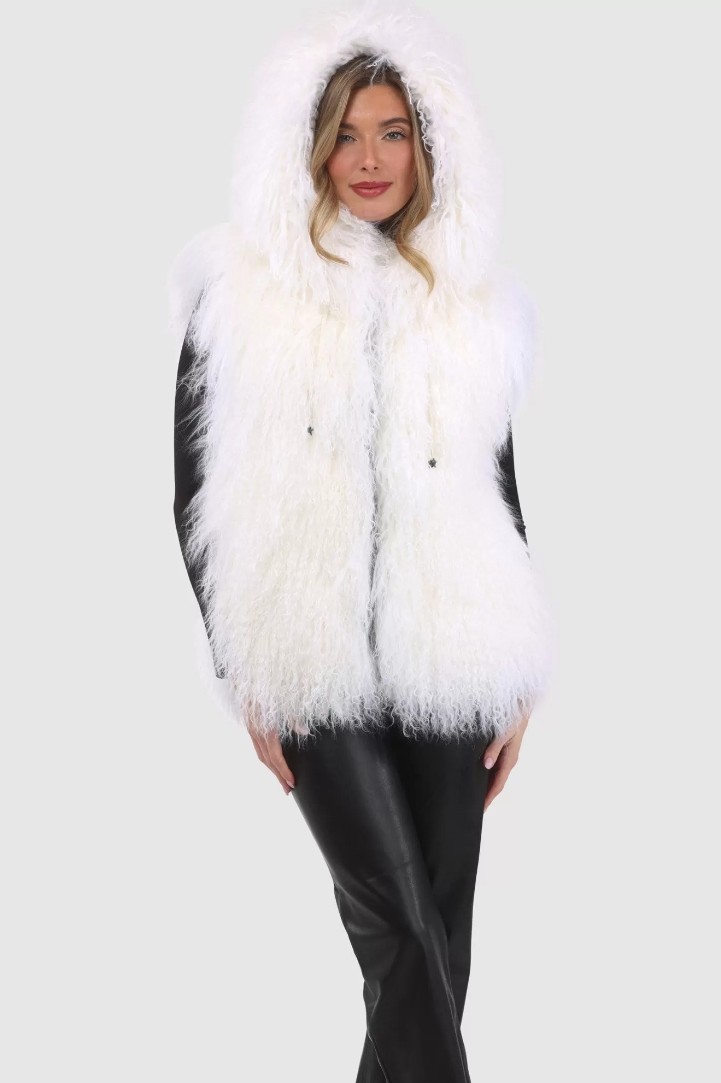 Veste réversible femme GORSKI Montréal - Édition exclusive en agneau shearling mongol avec doublure en laine et cachemire Loro Piana - Confort hiver et élégance intemporelle 

(Note : J'ai restructuré la phrase pour une lecture plus fluide, ajouté des termes évocateurs comme 