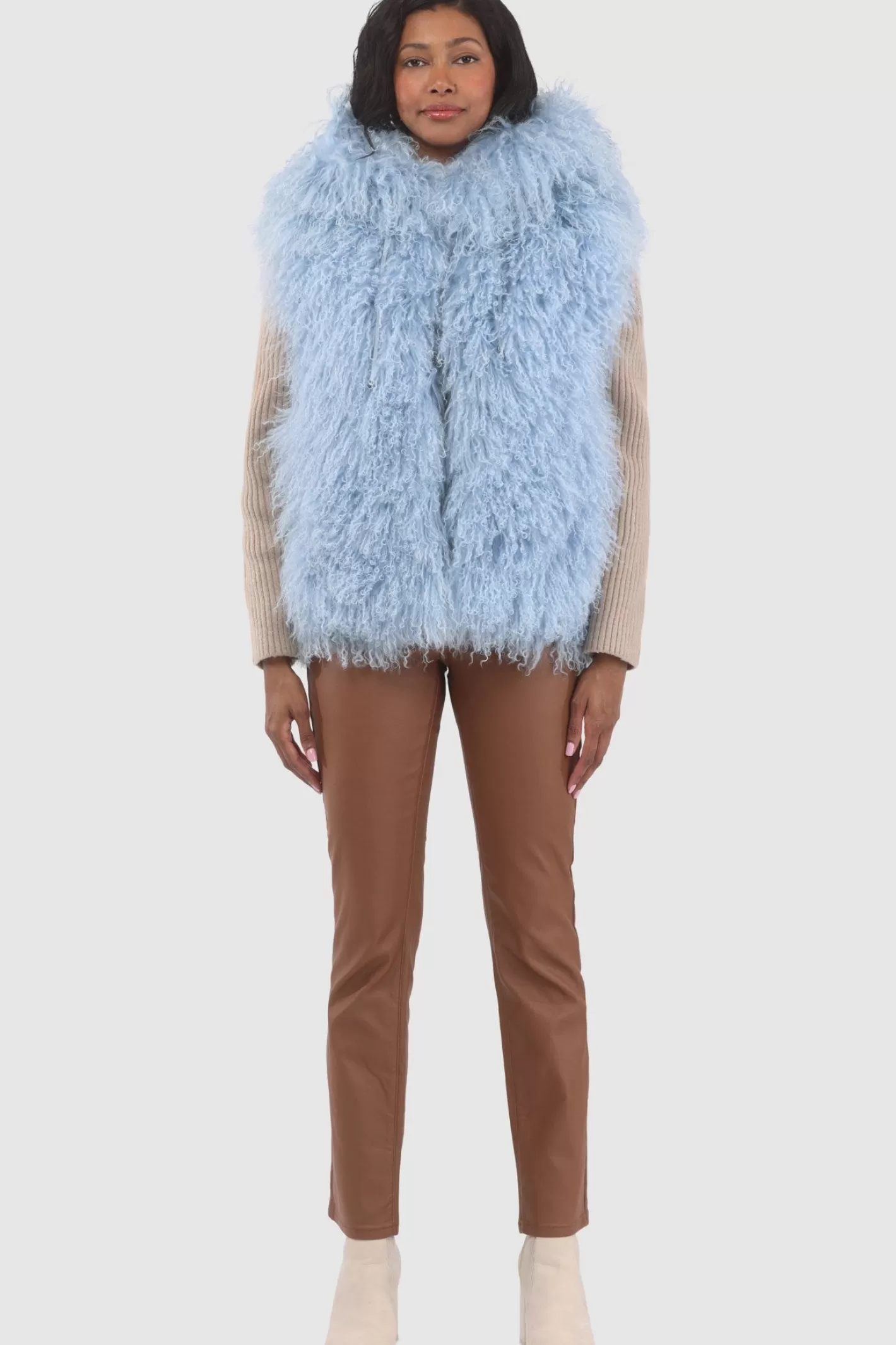 Veste réversible femme GORSKI Montréal - Édition exclusive en agneau shearling mongol avec doublure en laine et cachemire Loro Piana - Confort hiver et élégance intemporelle 

(Note : J'ai restructuré la phrase pour une lecture plus fluide, ajouté des termes évocateurs comme 