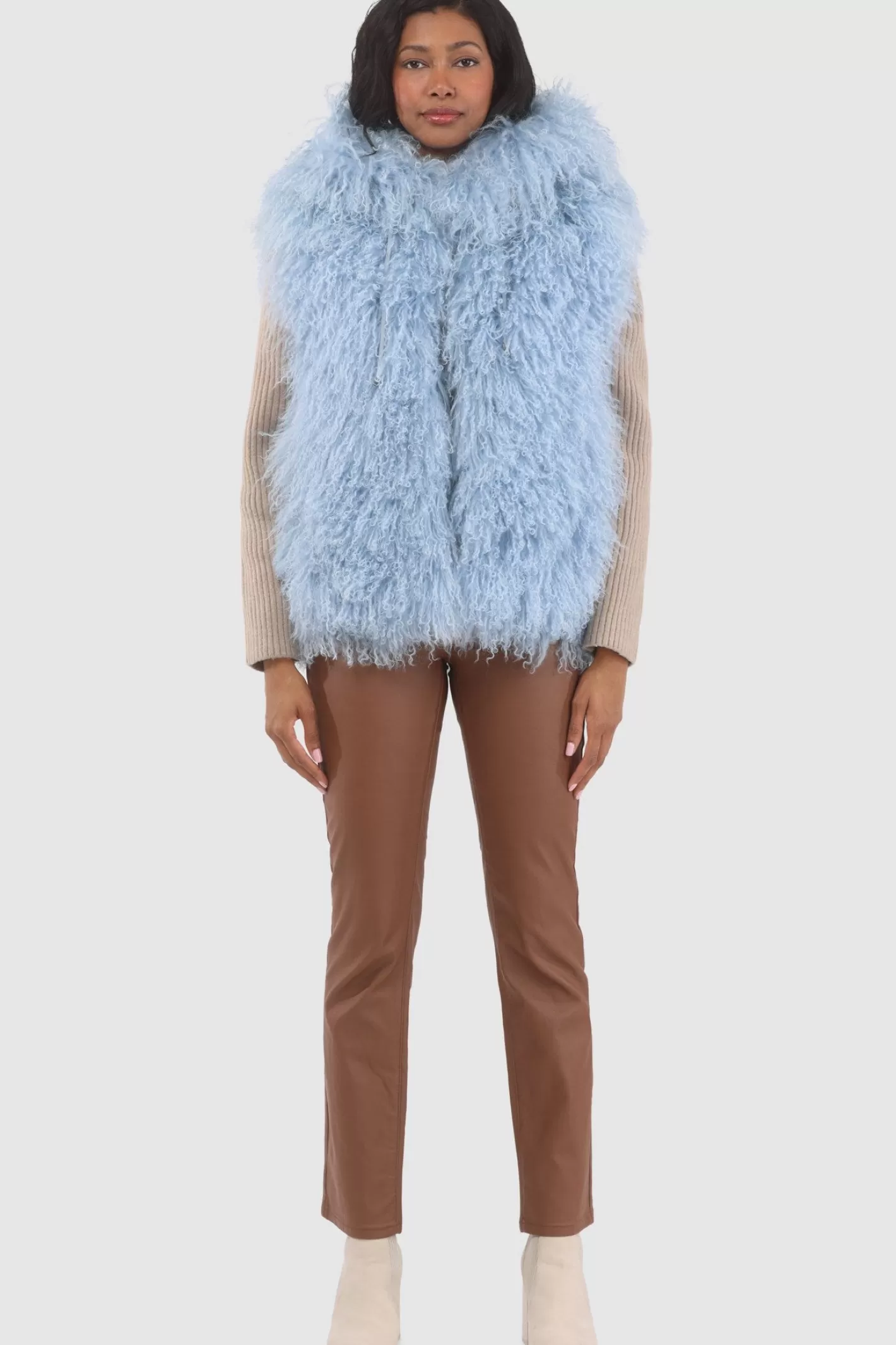 Veste réversible femme GORSKI Montréal - Édition exclusive en agneau shearling mongol avec doublure en laine et cachemire Loro Piana - Confort hiver et élégance intemporelle 

(Note : J'ai restructuré la phrase pour une lecture plus fluide, ajouté des termes évocateurs comme 