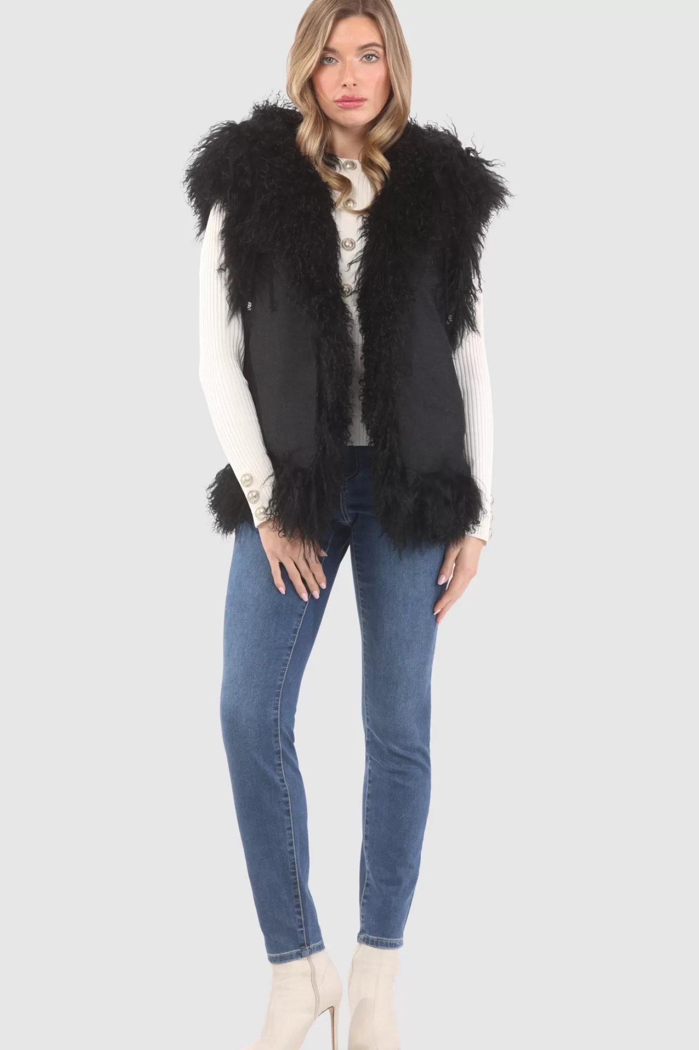 Veste réversible femme GORSKI Montréal - Édition exclusive en agneau shearling mongol avec doublure en laine et cachemire Loro Piana - Confort hiver et élégance intemporelle 

(Note : J'ai restructuré la phrase pour une lecture plus fluide, ajouté des termes évocateurs comme 