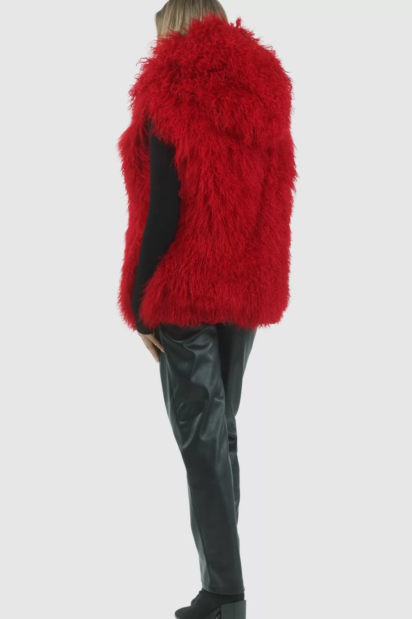 Veste réversible femme GORSKI Montréal - Édition exclusive en agneau shearling mongol avec doublure en laine et cachemire Loro Piana - Confort hiver et élégance intemporelle 

(Note : J'ai restructuré la phrase pour une lecture plus fluide, ajouté des termes évocateurs comme 