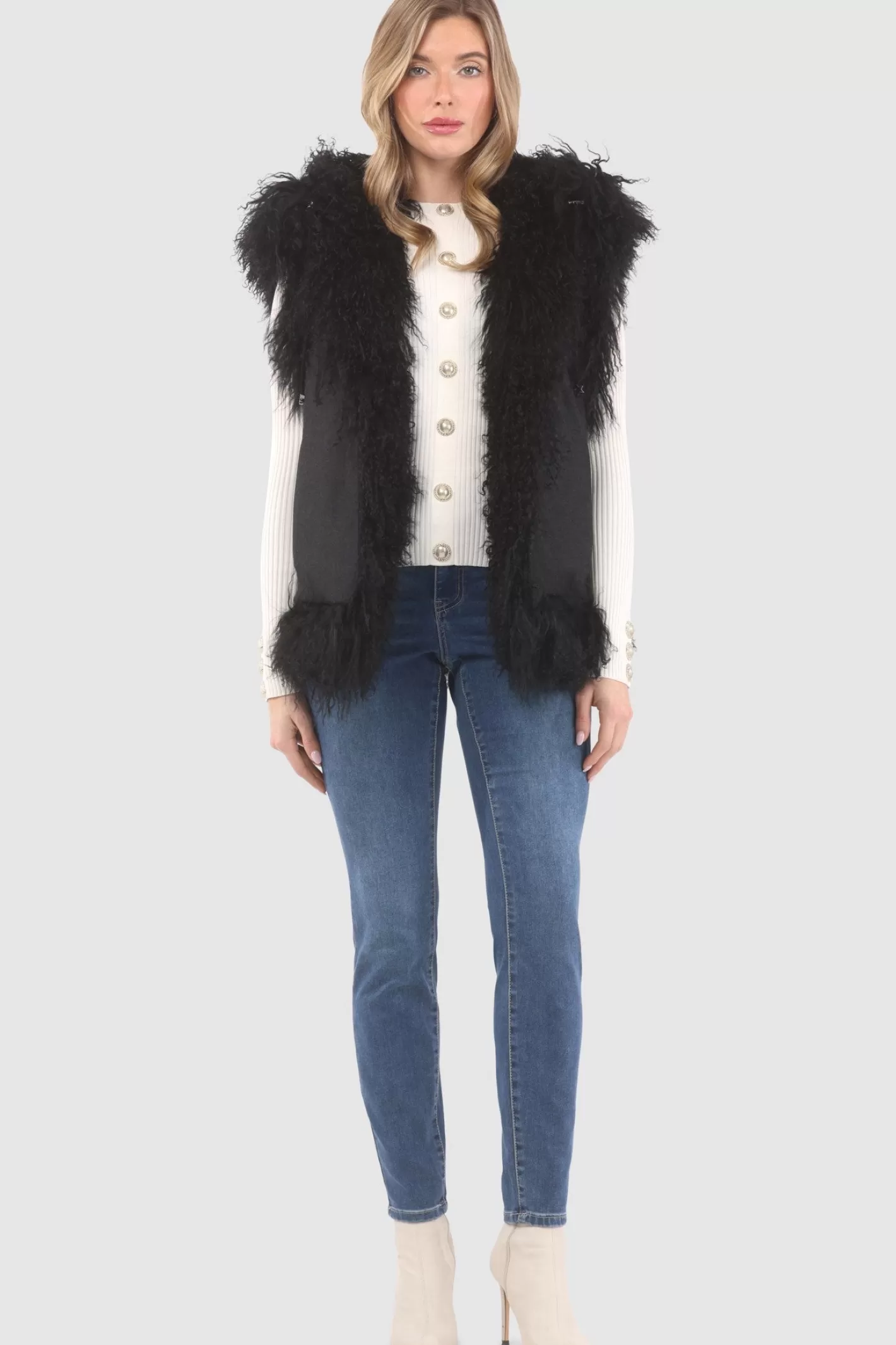 Veste réversible femme GORSKI Montréal - Édition exclusive en agneau shearling mongol avec doublure en laine et cachemire Loro Piana - Confort hiver et élégance intemporelle 

(Note : J'ai restructuré la phrase pour une lecture plus fluide, ajouté des termes évocateurs comme 