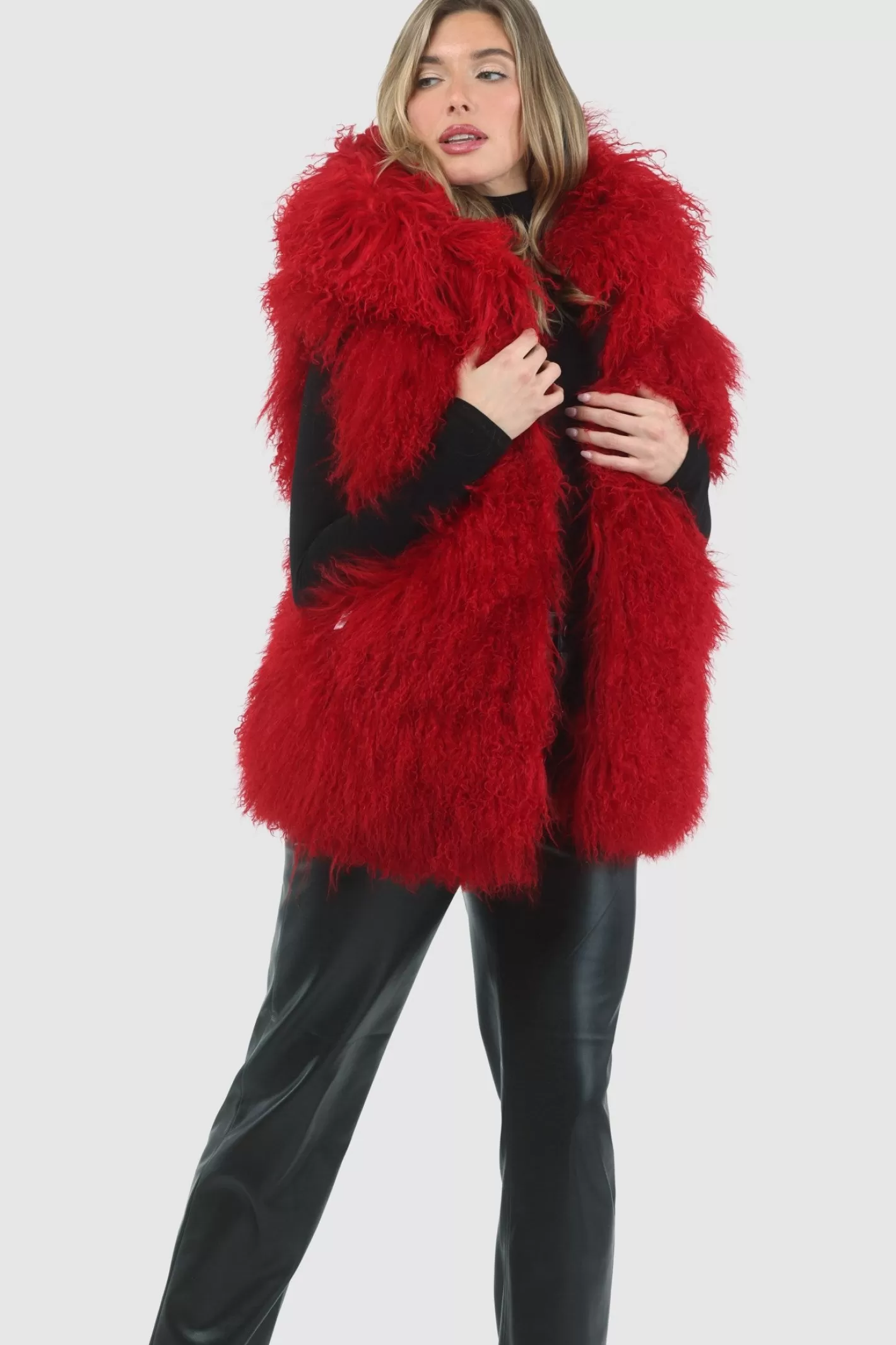Veste réversible femme GORSKI Montréal - Édition exclusive en agneau shearling mongol avec doublure en laine et cachemire Loro Piana - Confort hiver et élégance intemporelle 

(Note : J'ai restructuré la phrase pour une lecture plus fluide, ajouté des termes évocateurs comme 