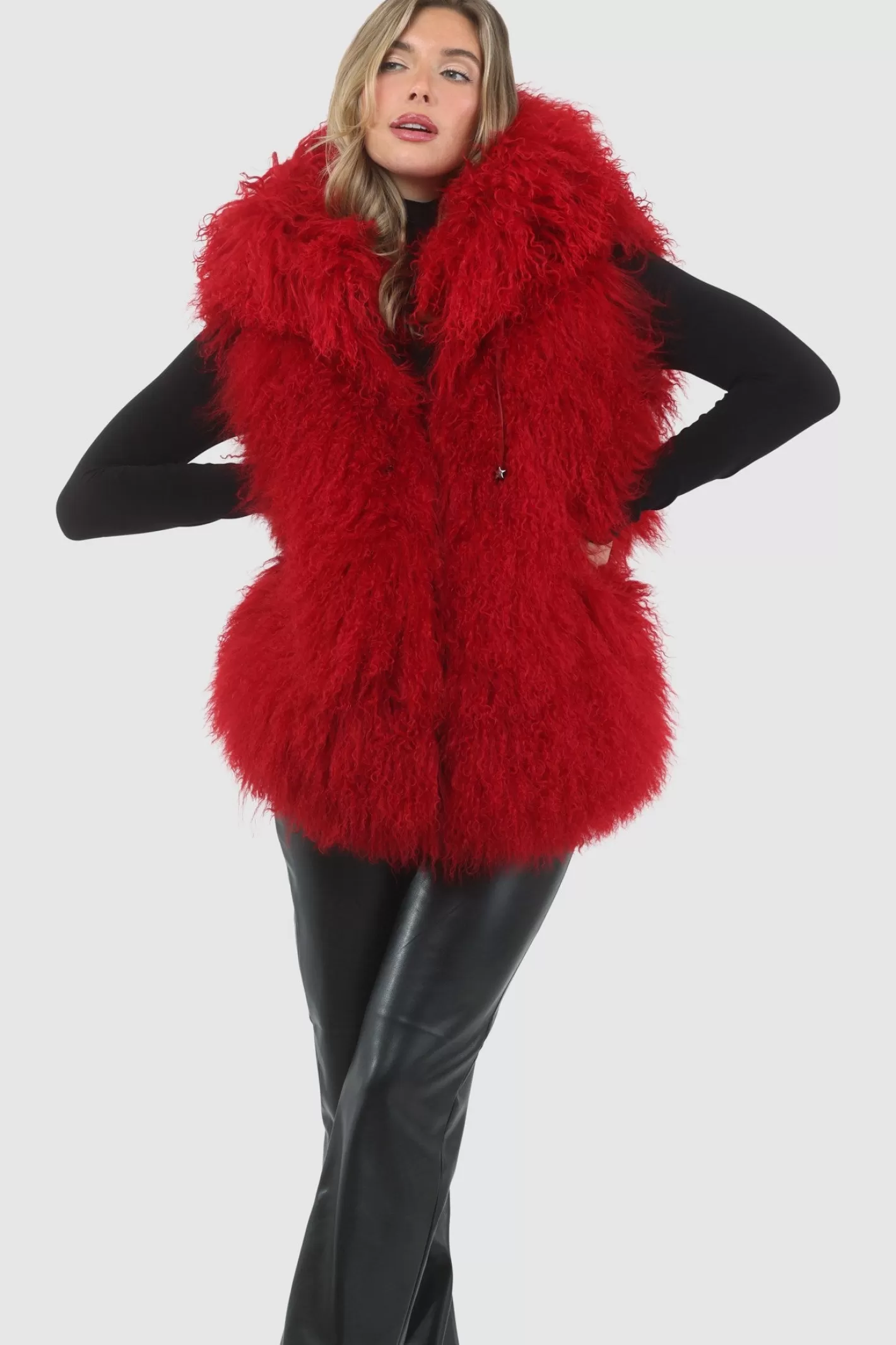 Veste réversible femme GORSKI Montréal - Édition exclusive en agneau shearling mongol avec doublure en laine et cachemire Loro Piana - Confort hiver et élégance intemporelle 

(Note : J'ai restructuré la phrase pour une lecture plus fluide, ajouté des termes évocateurs comme 