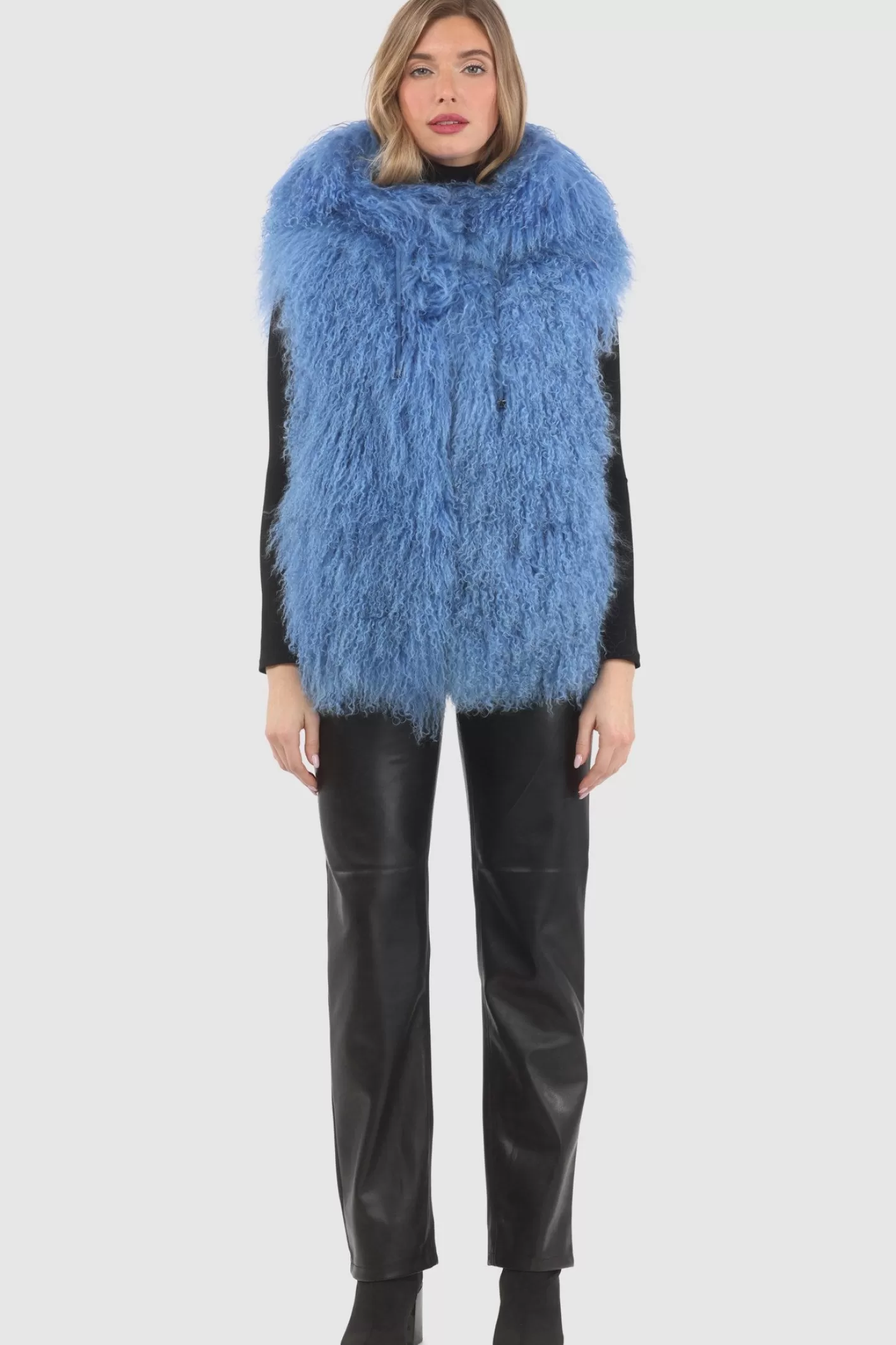 Veste réversible femme GORSKI Montréal - Édition exclusive en agneau shearling mongol avec doublure en laine et cachemire Loro Piana - Confort hiver et élégance intemporelle 

(Note : J'ai restructuré la phrase pour une lecture plus fluide, ajouté des termes évocateurs comme 