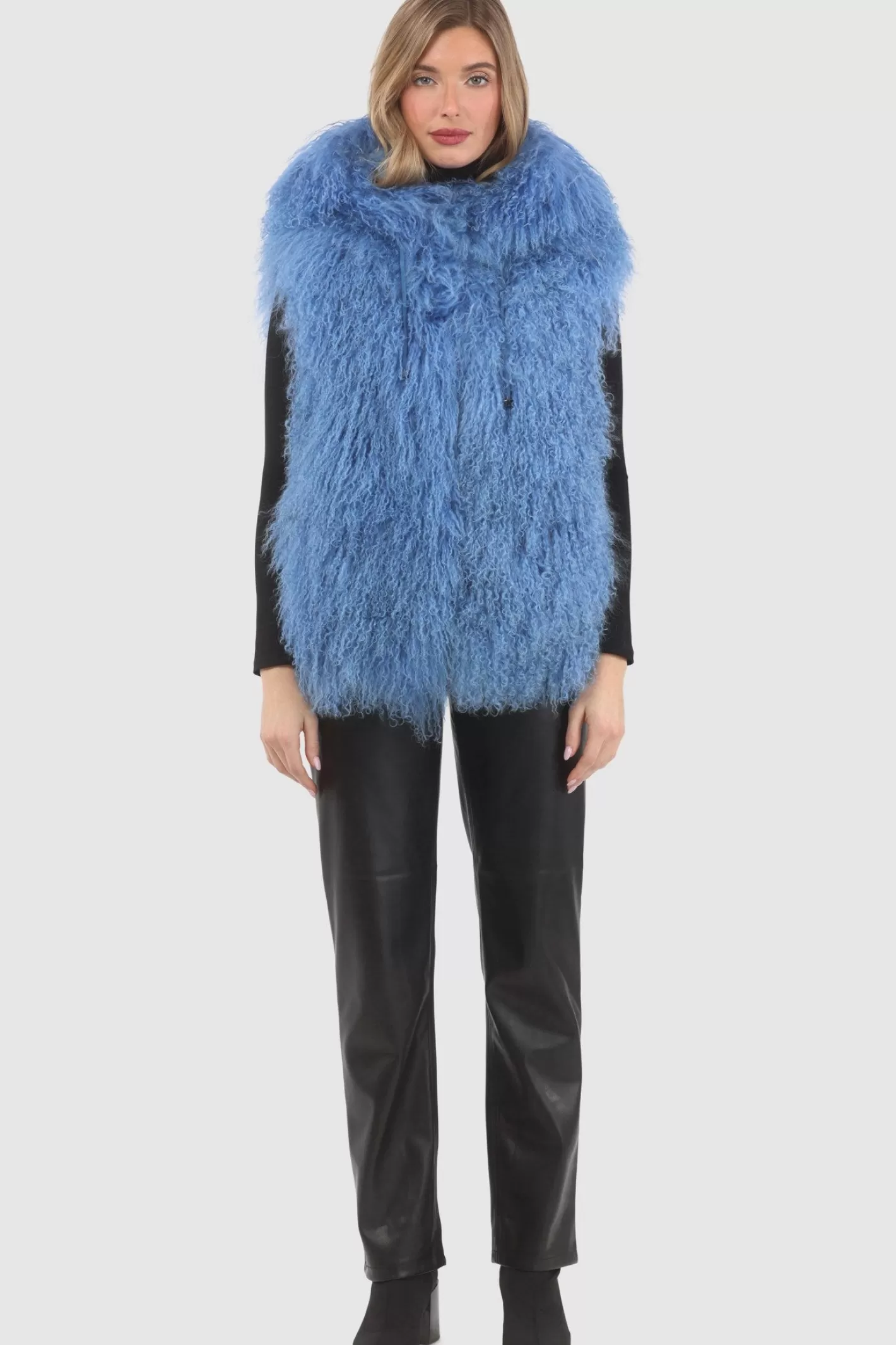 Veste réversible femme GORSKI Montréal - Édition exclusive en agneau shearling mongol avec doublure en laine et cachemire Loro Piana - Confort hiver et élégance intemporelle 

(Note : J'ai restructuré la phrase pour une lecture plus fluide, ajouté des termes évocateurs comme 