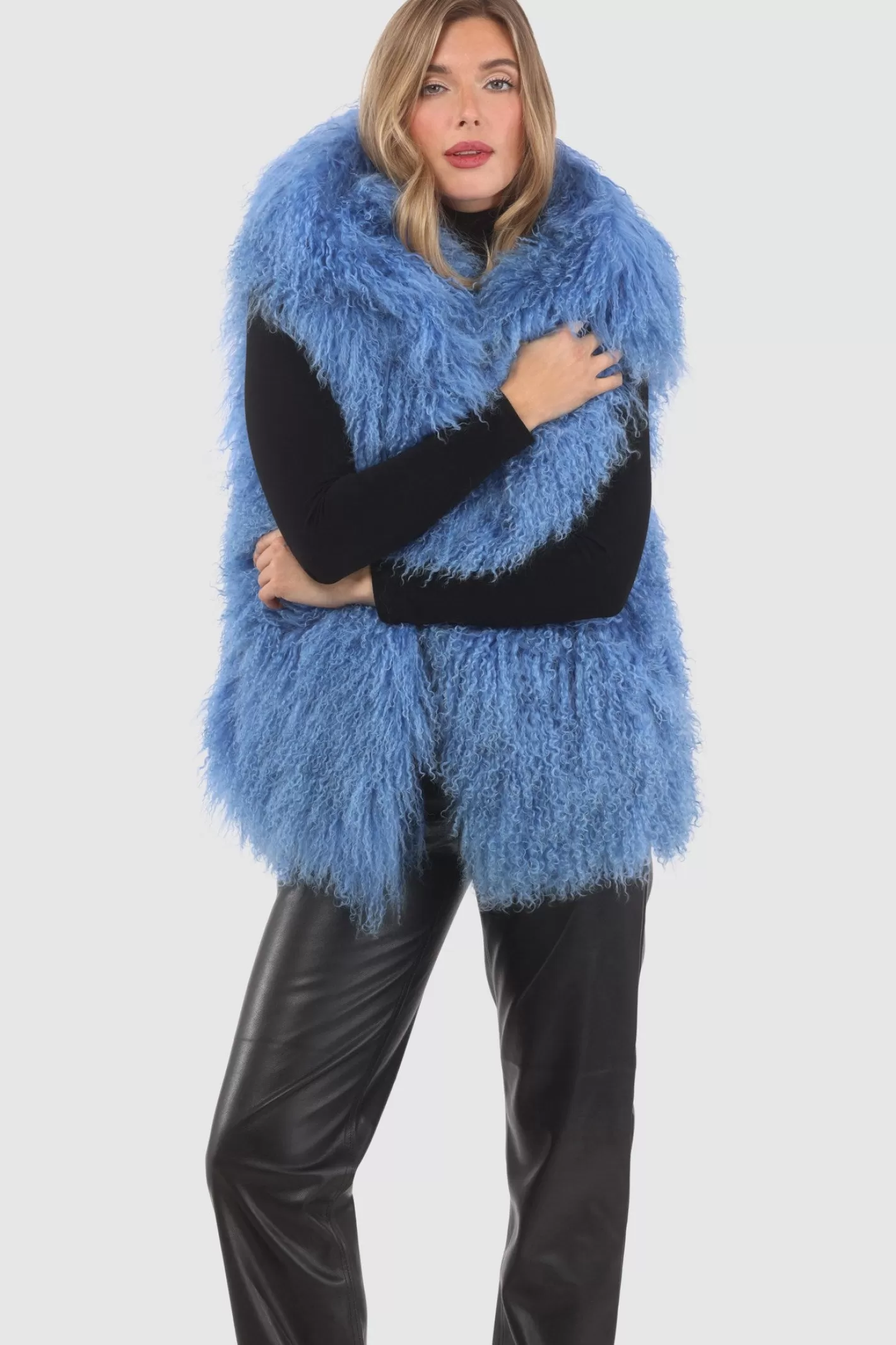 Veste réversible femme GORSKI Montréal - Édition exclusive en agneau shearling mongol avec doublure en laine et cachemire Loro Piana - Confort hiver et élégance intemporelle 

(Note : J'ai restructuré la phrase pour une lecture plus fluide, ajouté des termes évocateurs comme 