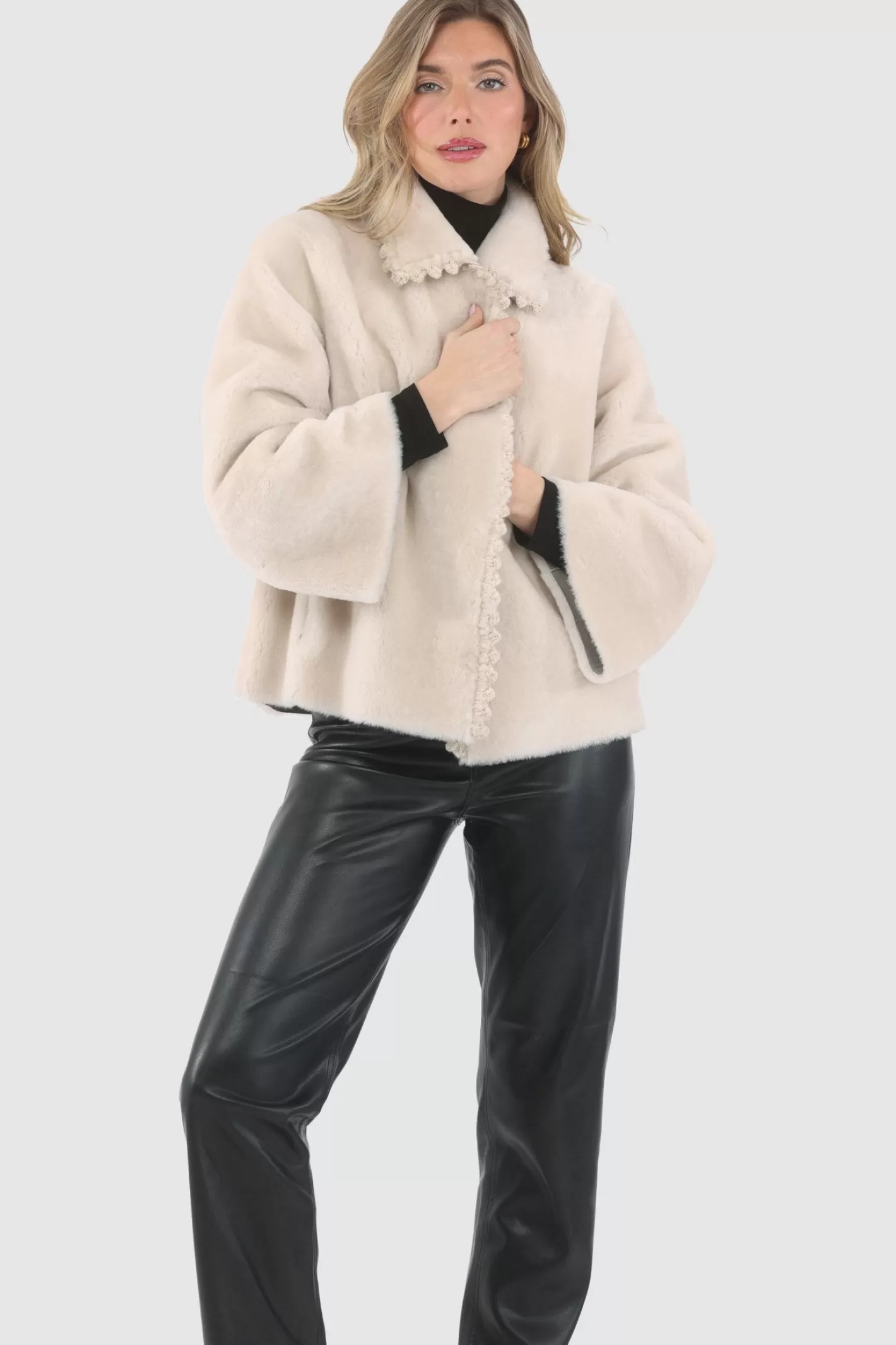 Veste réversible GORSKI Montréal - Doudoune en shearling premium avec broderies artisanales pour femme