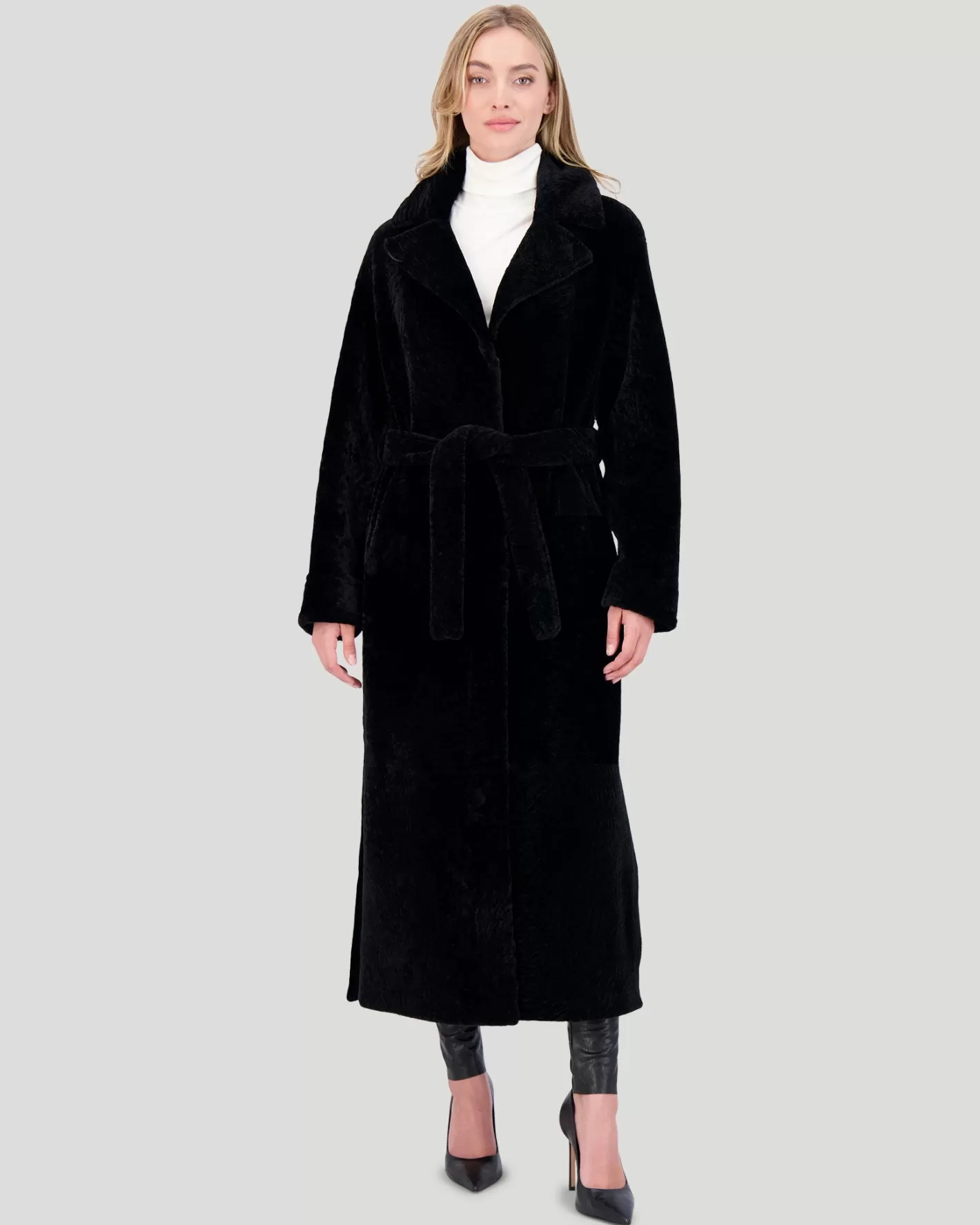 Manteau réversible en agneau shearling élégant avec fentes latérales ajustables et ceinture assortie - Collection exclusive Maison GORSKI Montréal