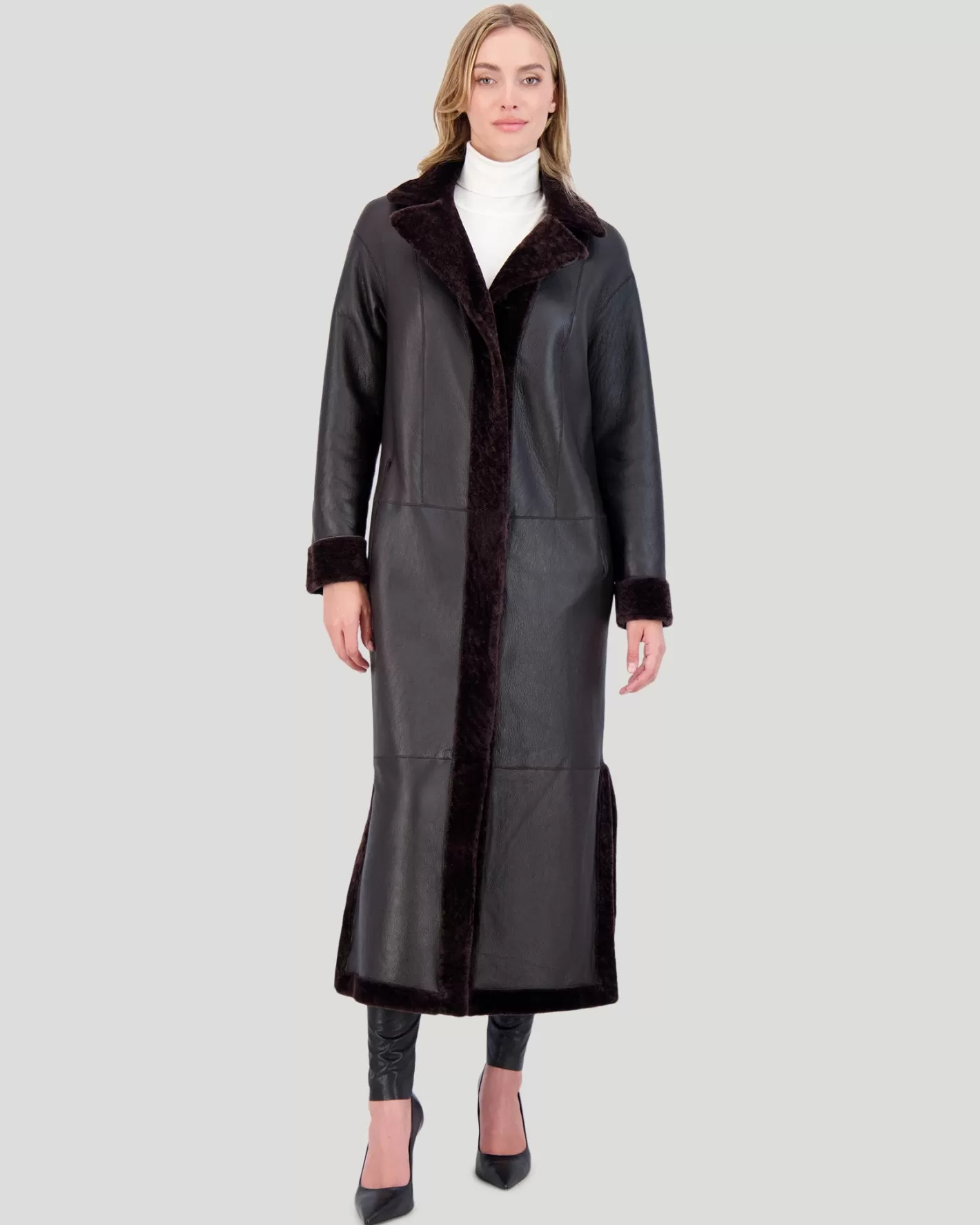 Manteau réversible en agneau shearling élégant avec fentes latérales ajustables et ceinture assortie - Collection exclusive Maison GORSKI Montréal