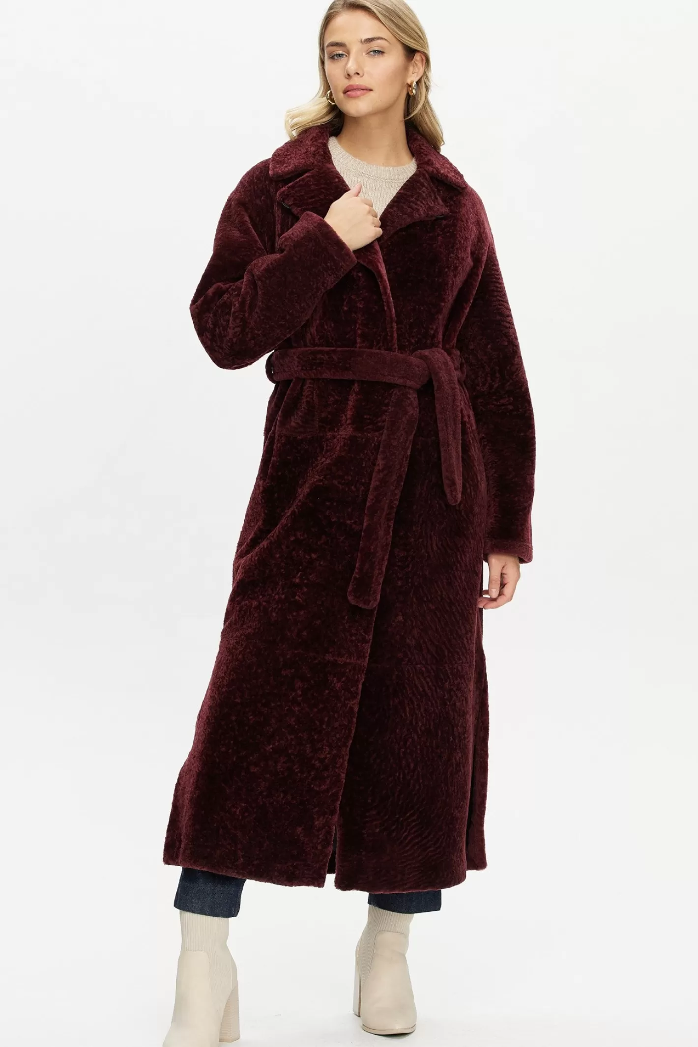 Manteau réversible en agneau shearling élégant avec fentes latérales ajustables et ceinture assortie - Collection exclusive Maison GORSKI Montréal