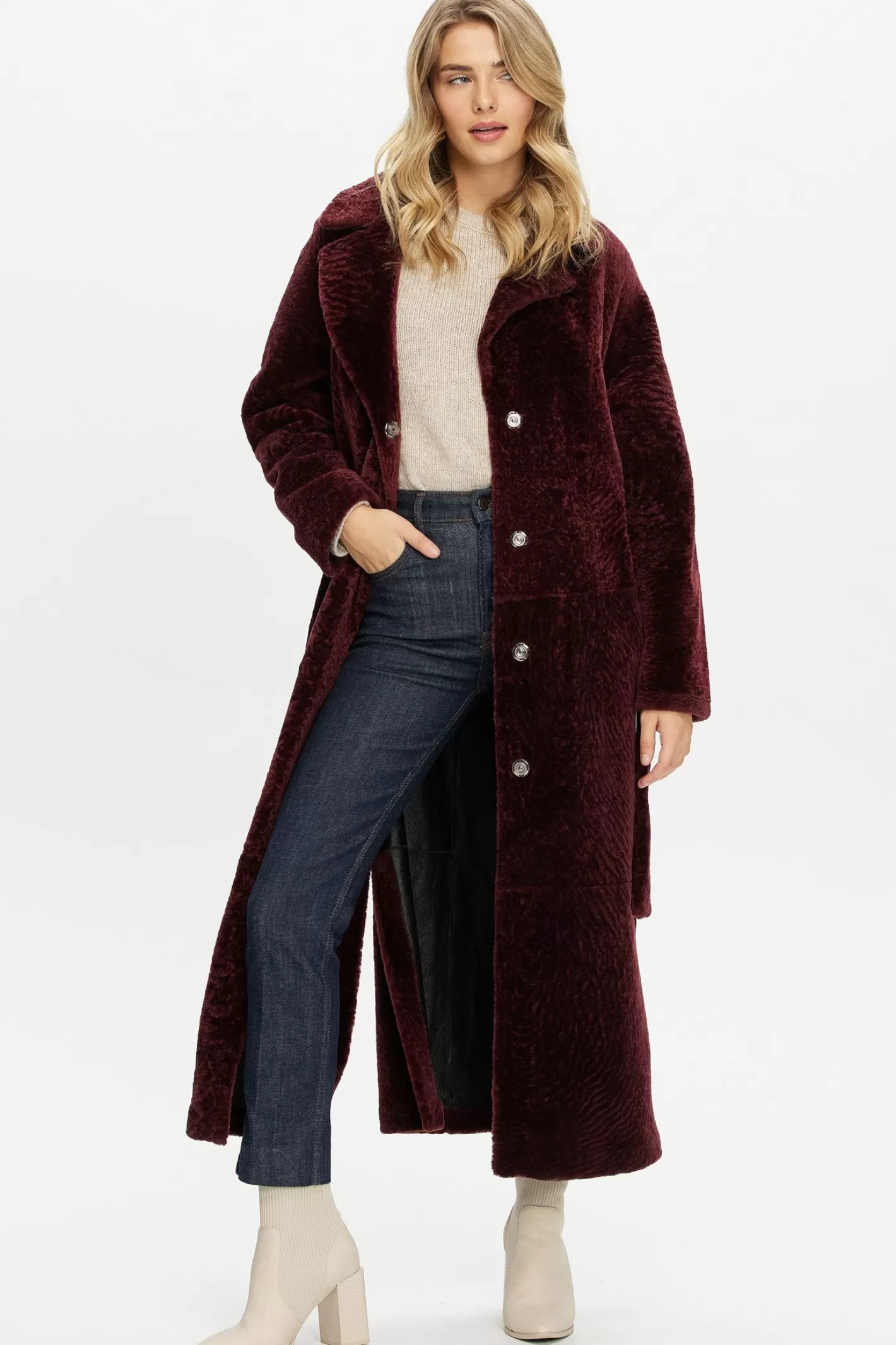 Manteau réversible en agneau shearling élégant avec fentes latérales ajustables et ceinture assortie - Collection exclusive Maison GORSKI Montréal