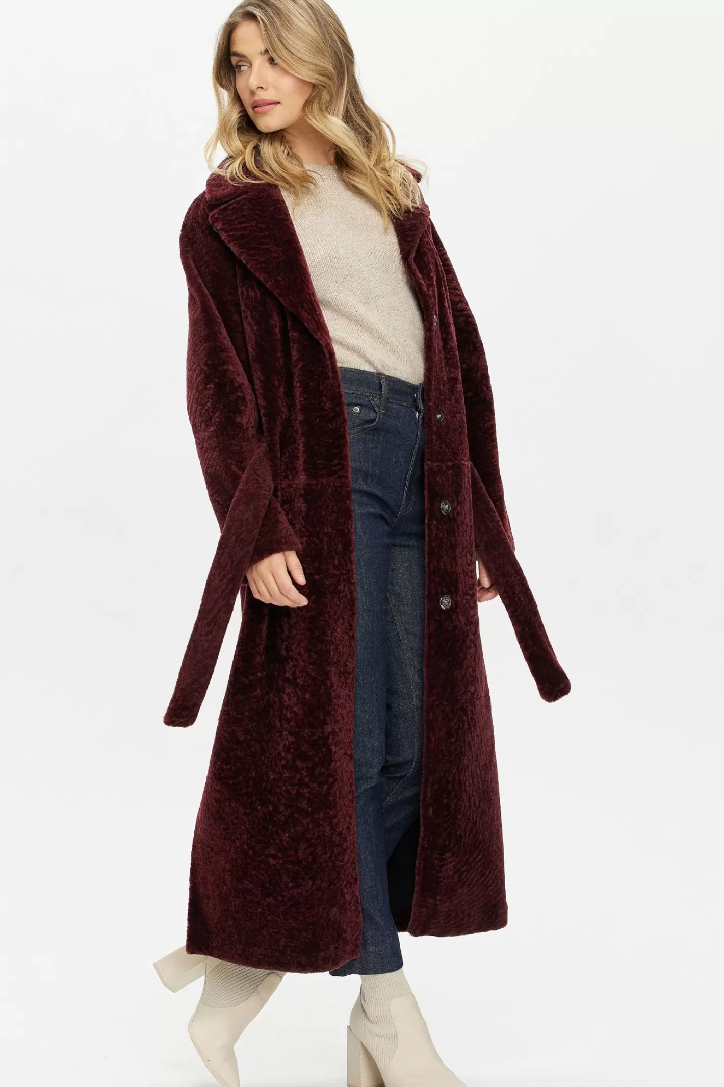 Manteau réversible en agneau shearling élégant avec fentes latérales ajustables et ceinture assortie - Collection exclusive Maison GORSKI Montréal