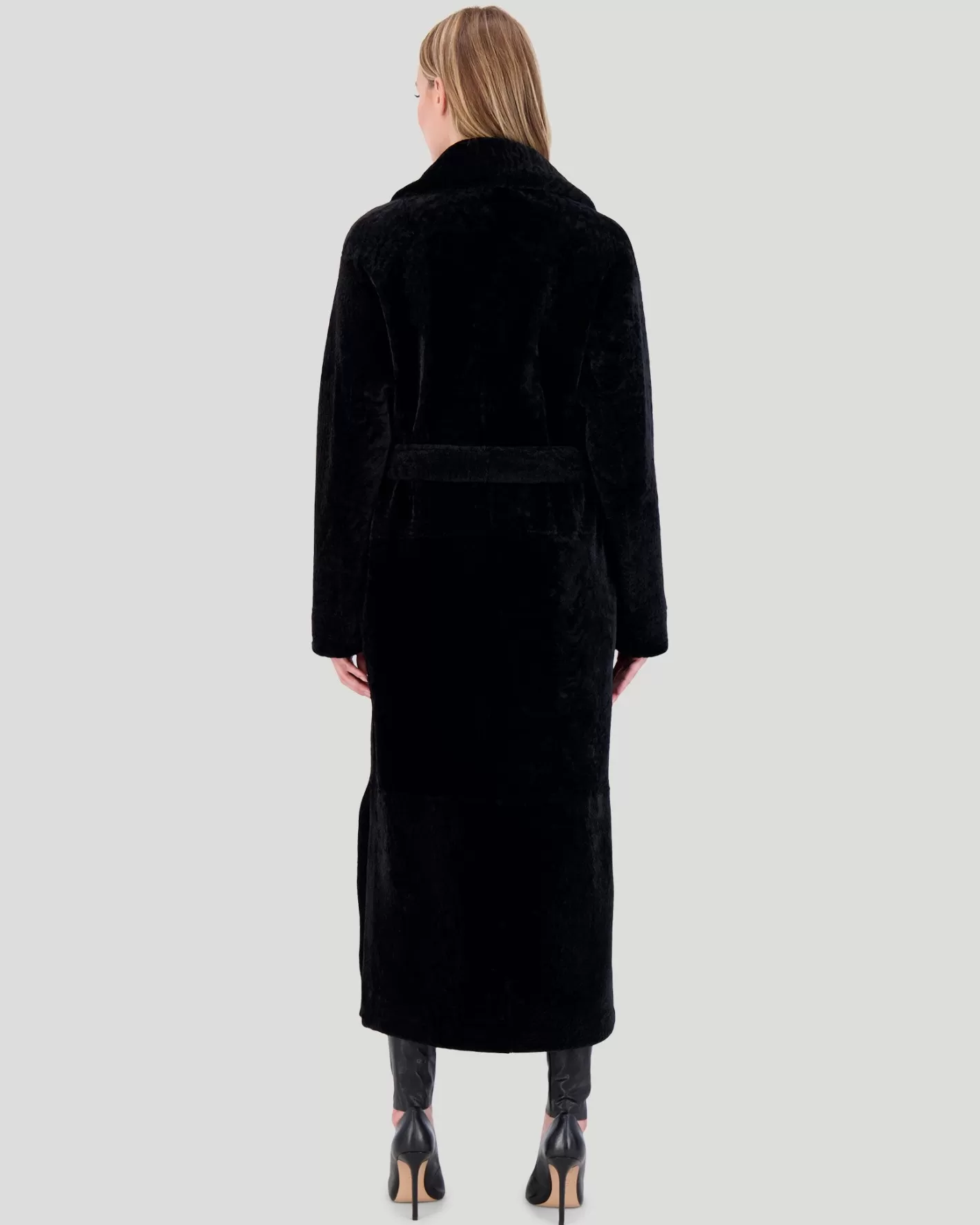 Manteau réversible en agneau shearling élégant avec fentes latérales ajustables et ceinture assortie - Collection exclusive Maison GORSKI Montréal