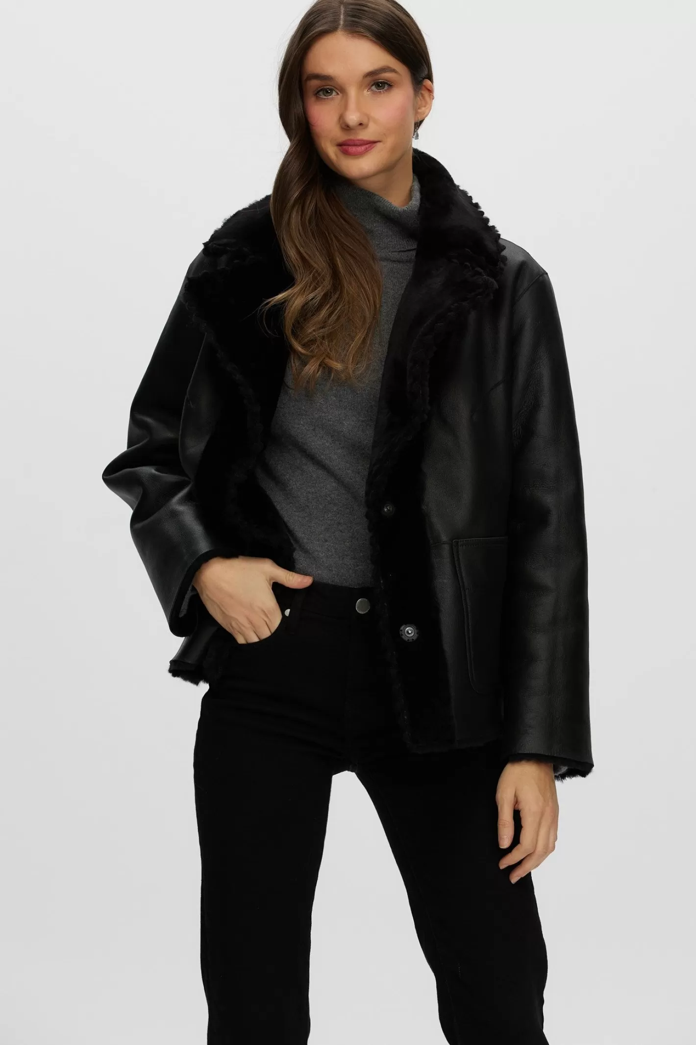 Veste réversible en agneau shearling GORSKI Montréal – Broderie artisanale et design élégant pour femme