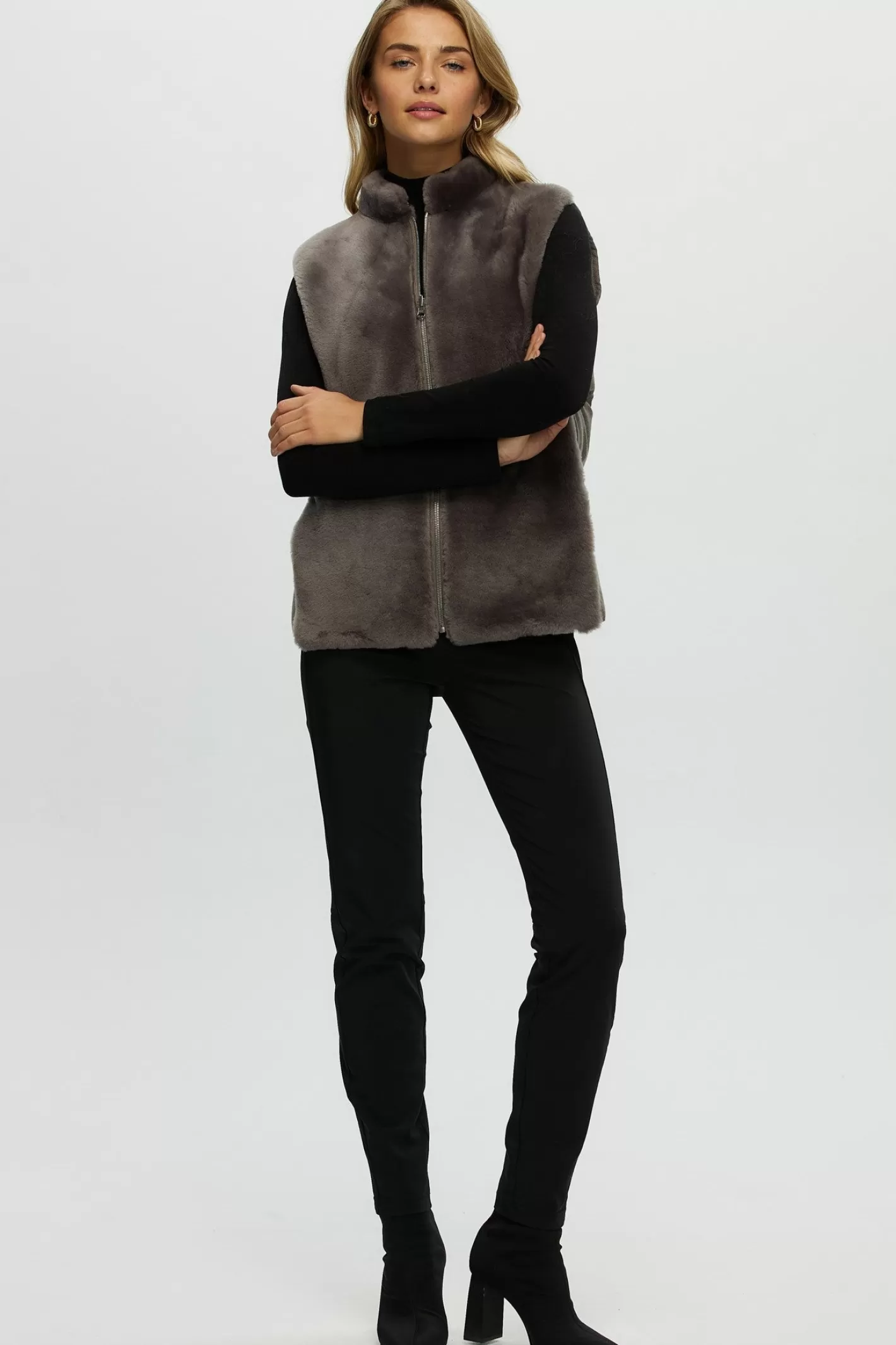 GORSKI Élégance Urbaine : Veste Réversible Femme en Agneau Shearling et Cachemire Loro Piana – Doudoune Matelassée Collection Montréal
