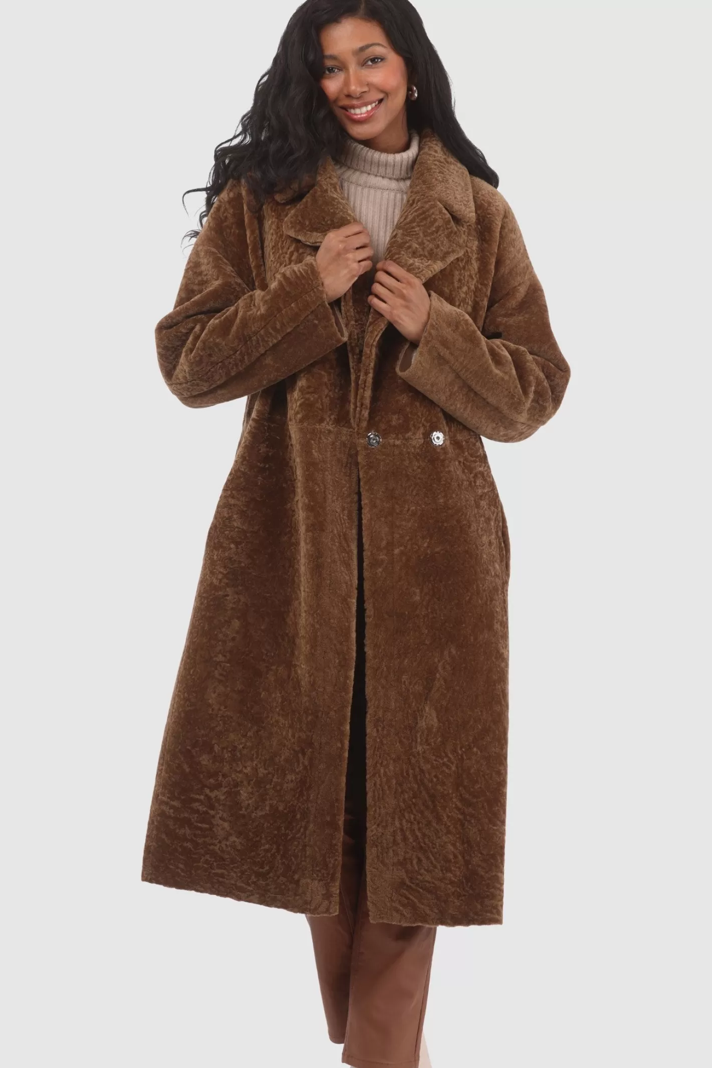 Veste courte réversible en agneau shearling texturé GORSKI Montréal - Confort urbain féminin avec doublure double face