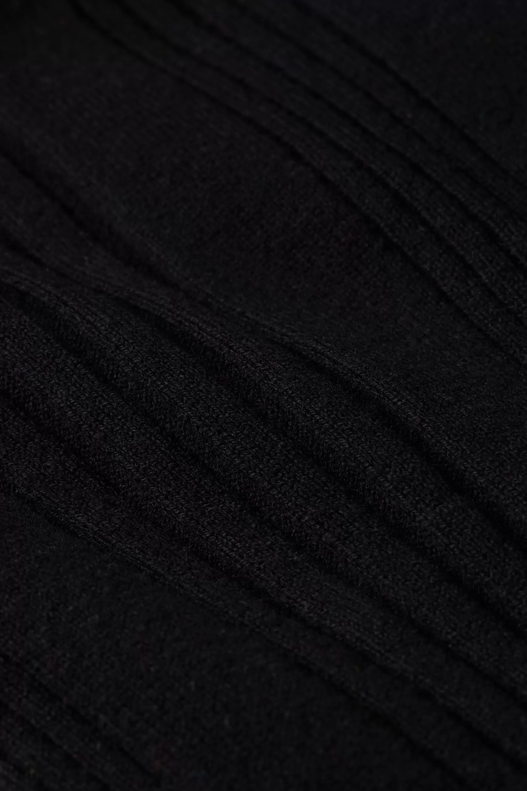 Élégant col roulé en maille côtes King Louie - Pull femme intemporel pour looks sophistiqués | Collection Printemps 2024