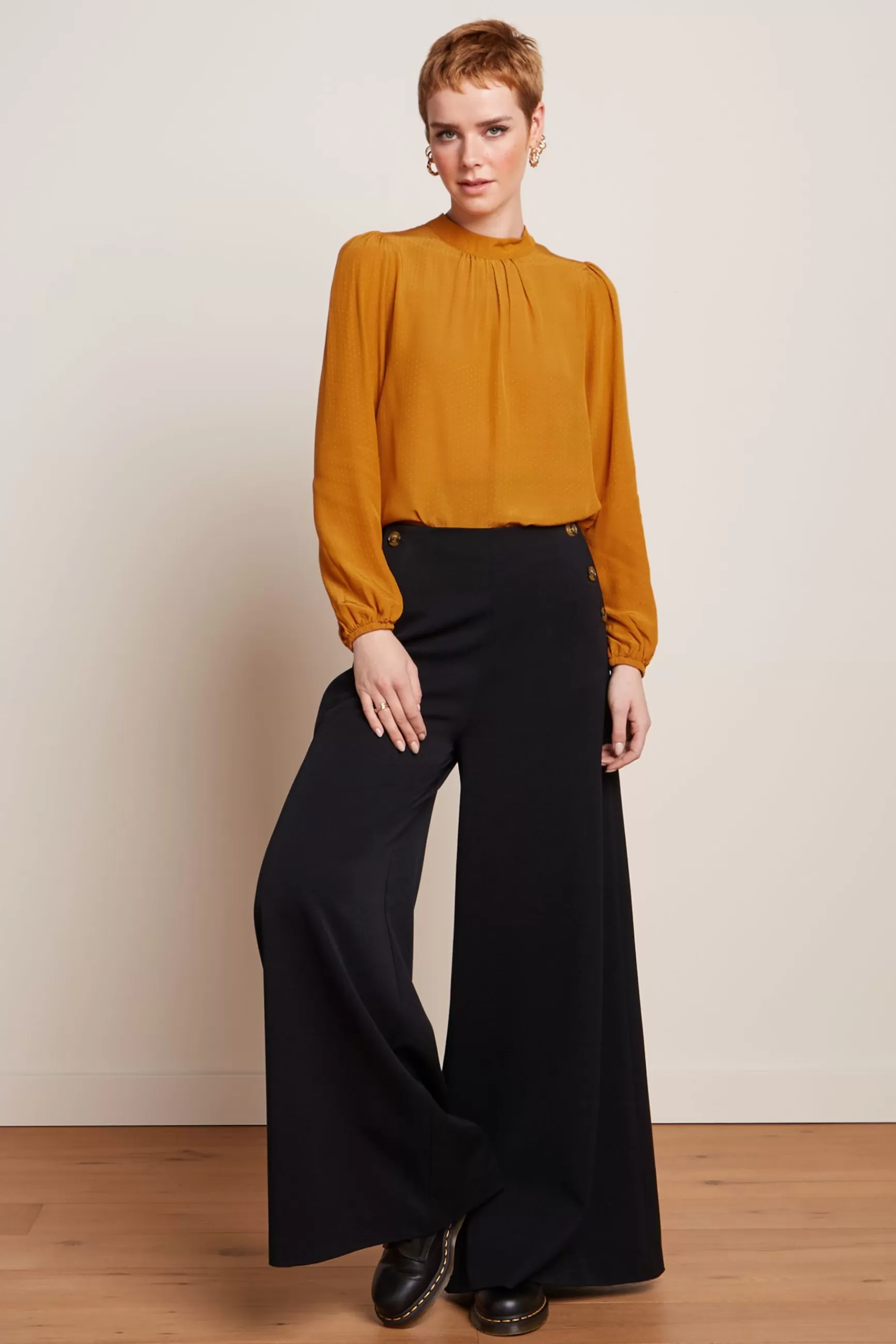 Blouse Licorne Sable - Tunique Bohème Femme DAMES Édition Sœurette

(Note: This version restructures elements using natural French phrasing, incorporates descriptive adjectives, shifts brand placement, uses 