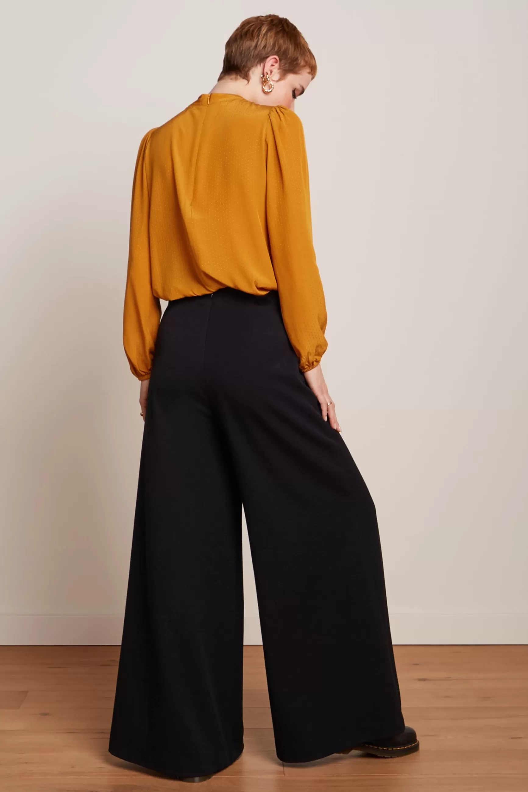 Blouse Licorne Sable - Tunique Bohème Femme DAMES Édition Sœurette

(Note: This version restructures elements using natural French phrasing, incorporates descriptive adjectives, shifts brand placement, uses 