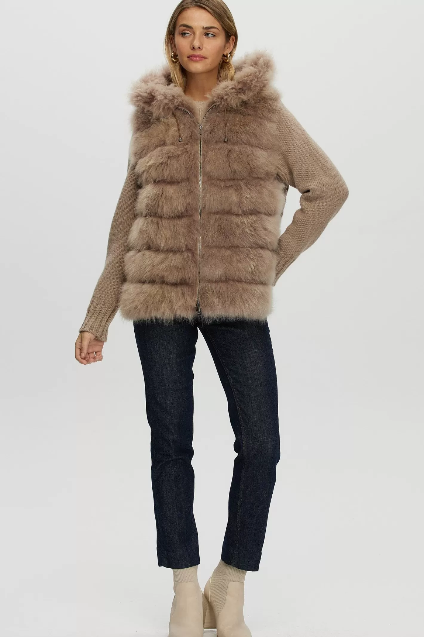 Doudoune Femme Élégante en Cachemire de Chèvre Sélectionné - Conception Exclusive GORSKI Montréal avec Manches et Dos Doublés de Loro Piana